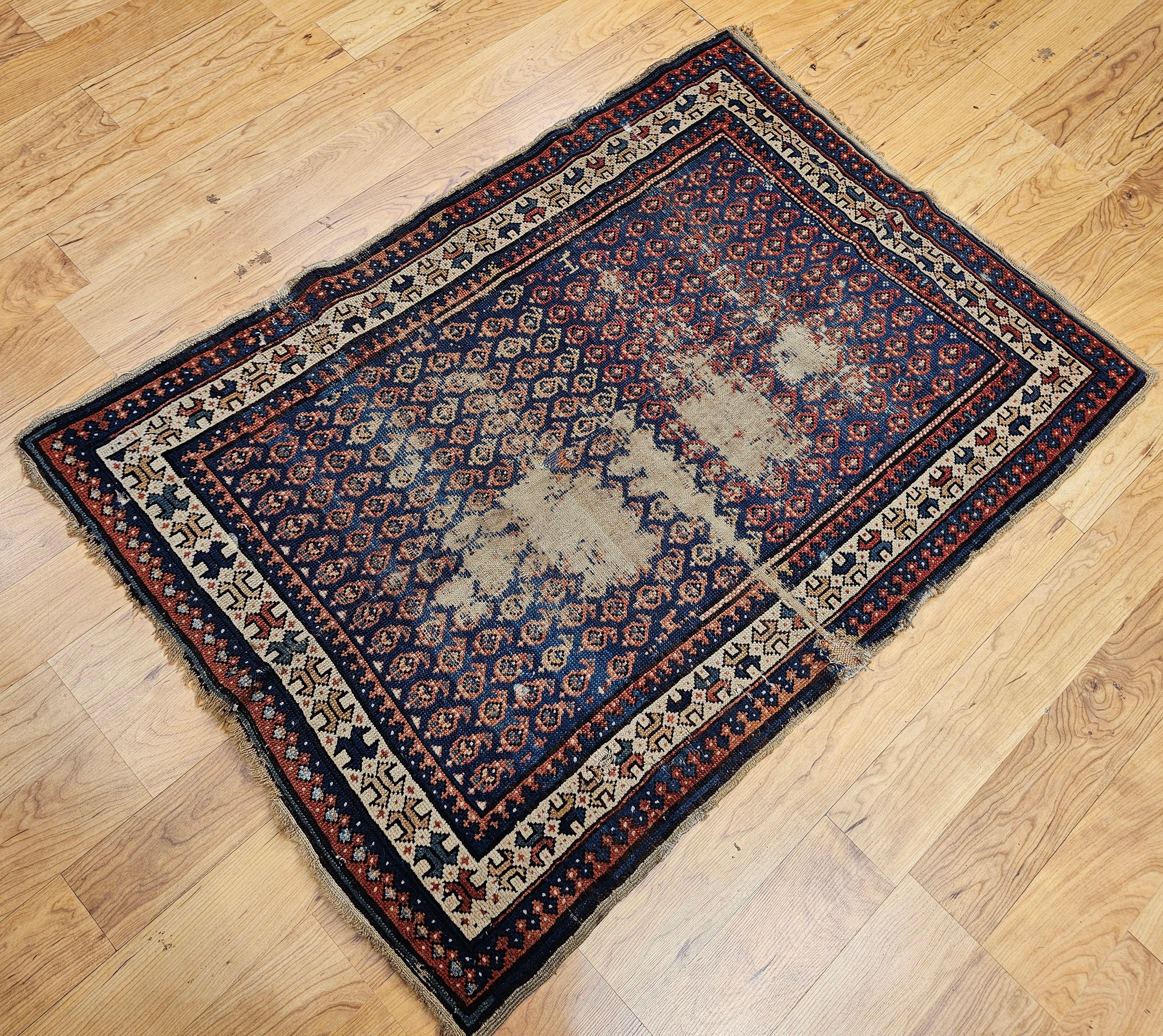 Tappeto Shirvan caucasico del XIX secolo con disegno Paisley, blu francese e avorio in vendita 4