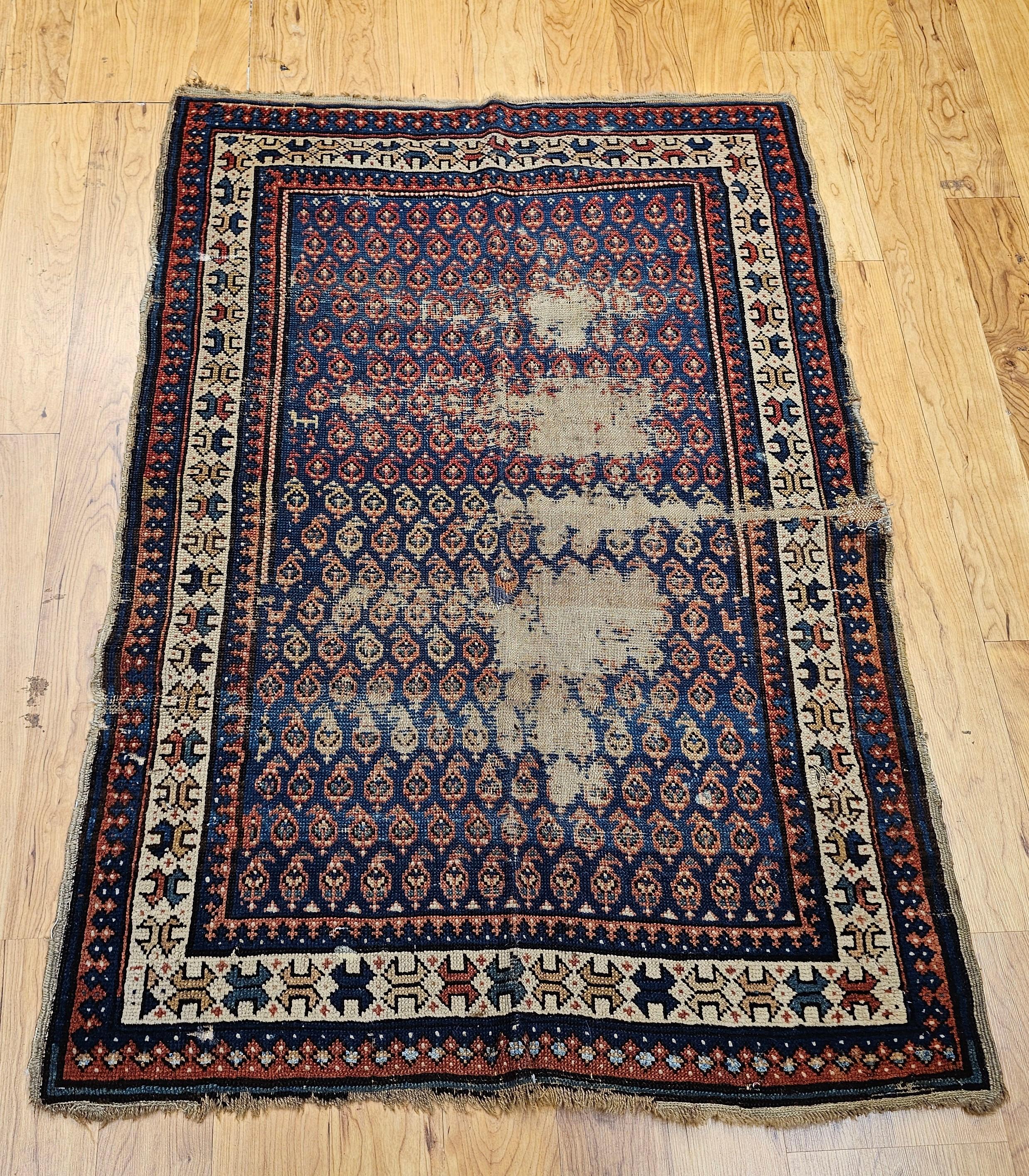 Tappeto Shirvan caucasico del XIX secolo con disegno Paisley, blu francese e avorio in vendita 3