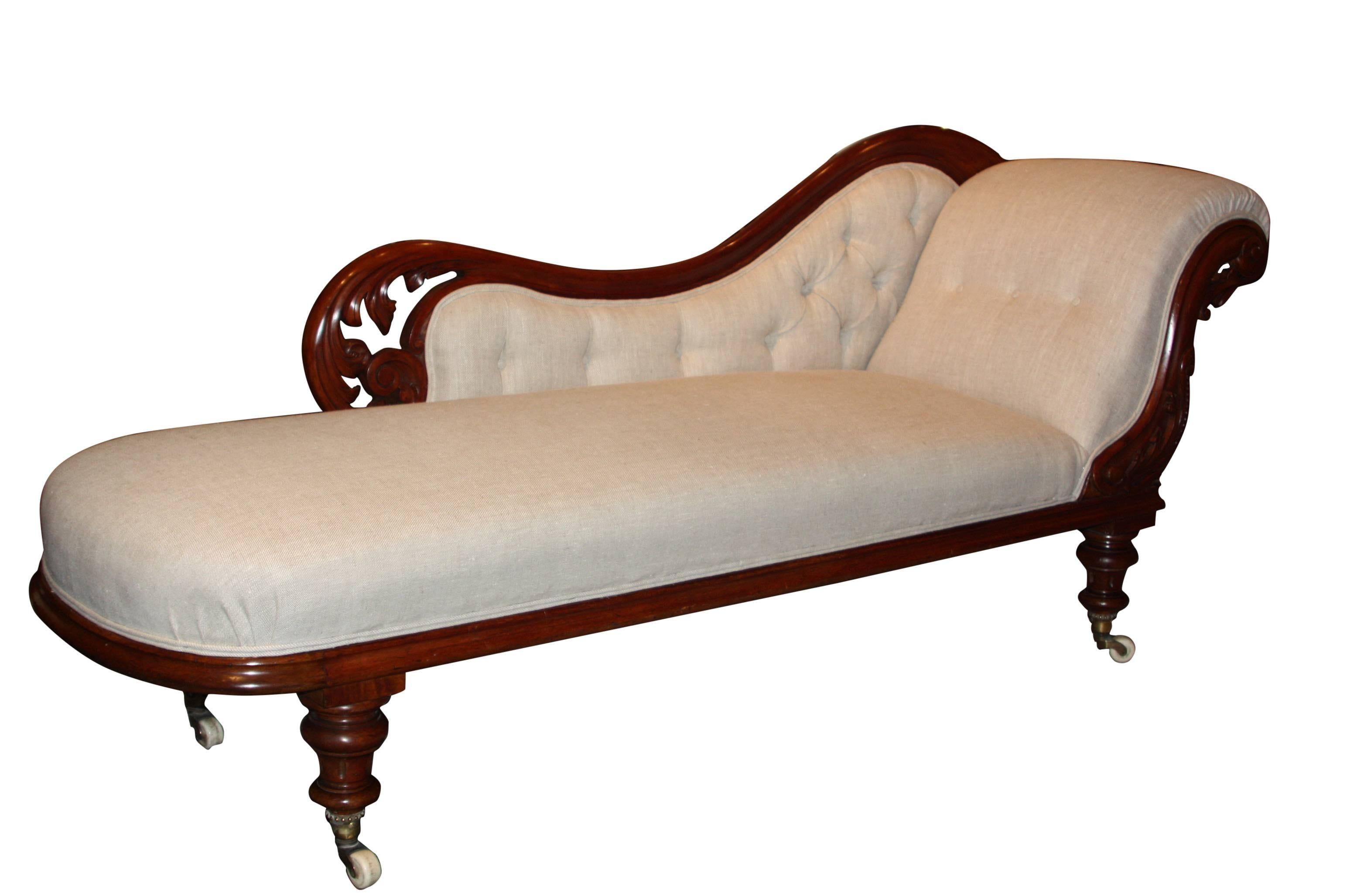 An elegant superior quality mahogany show wood chaise longue, reupholstered in a contemporary linen fabric.
 