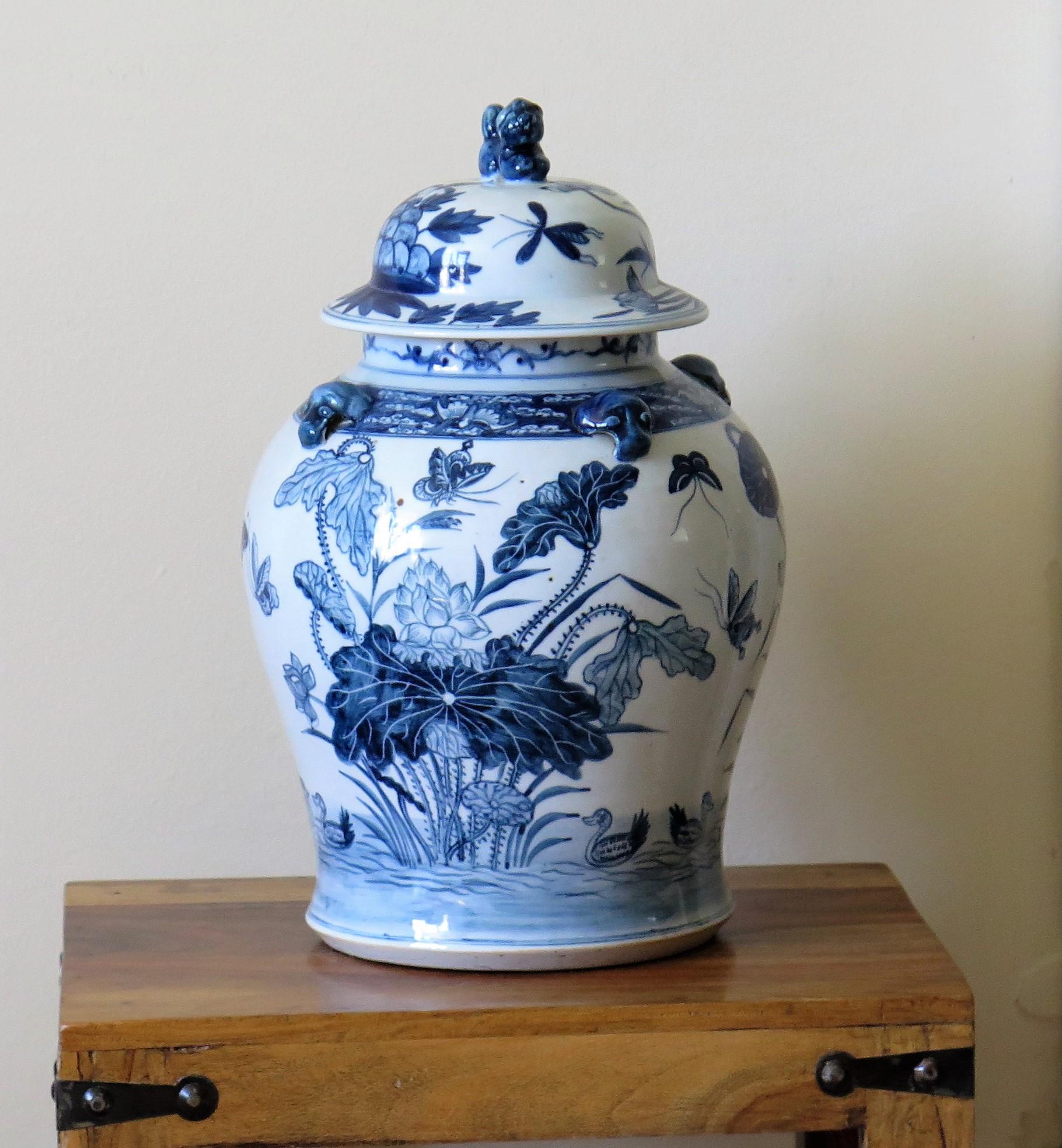 Chinese Export Porcelain Temple Vase and Lid Blue and White Hand Painted, 19th C 12