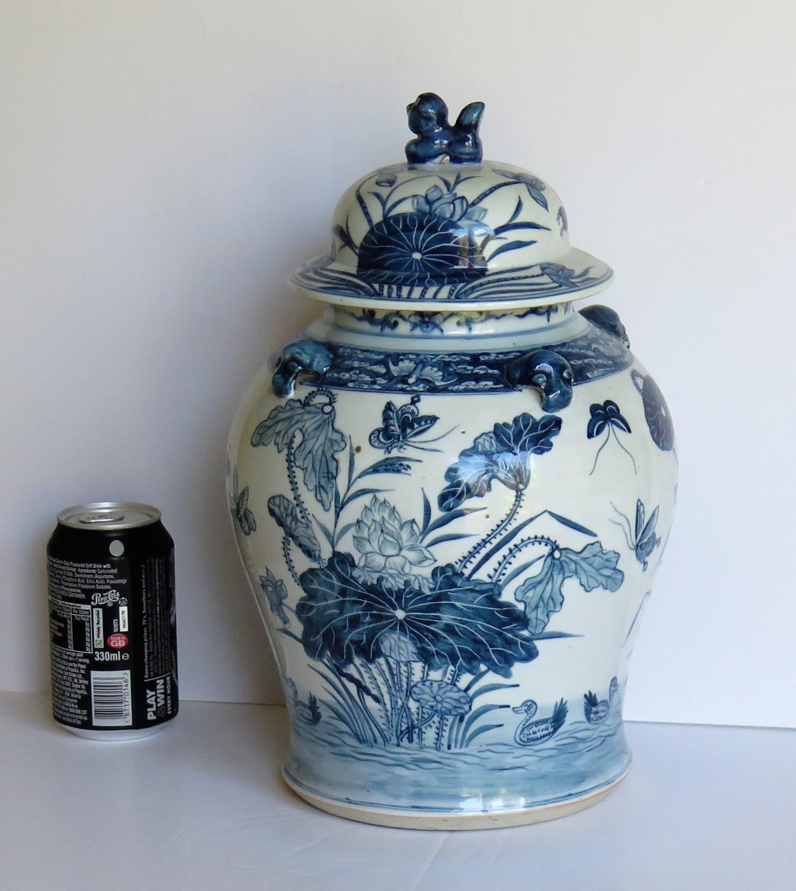 Chinese Export Porcelain Temple Vase and Lid Blue and White Hand Painted, 19th C 13