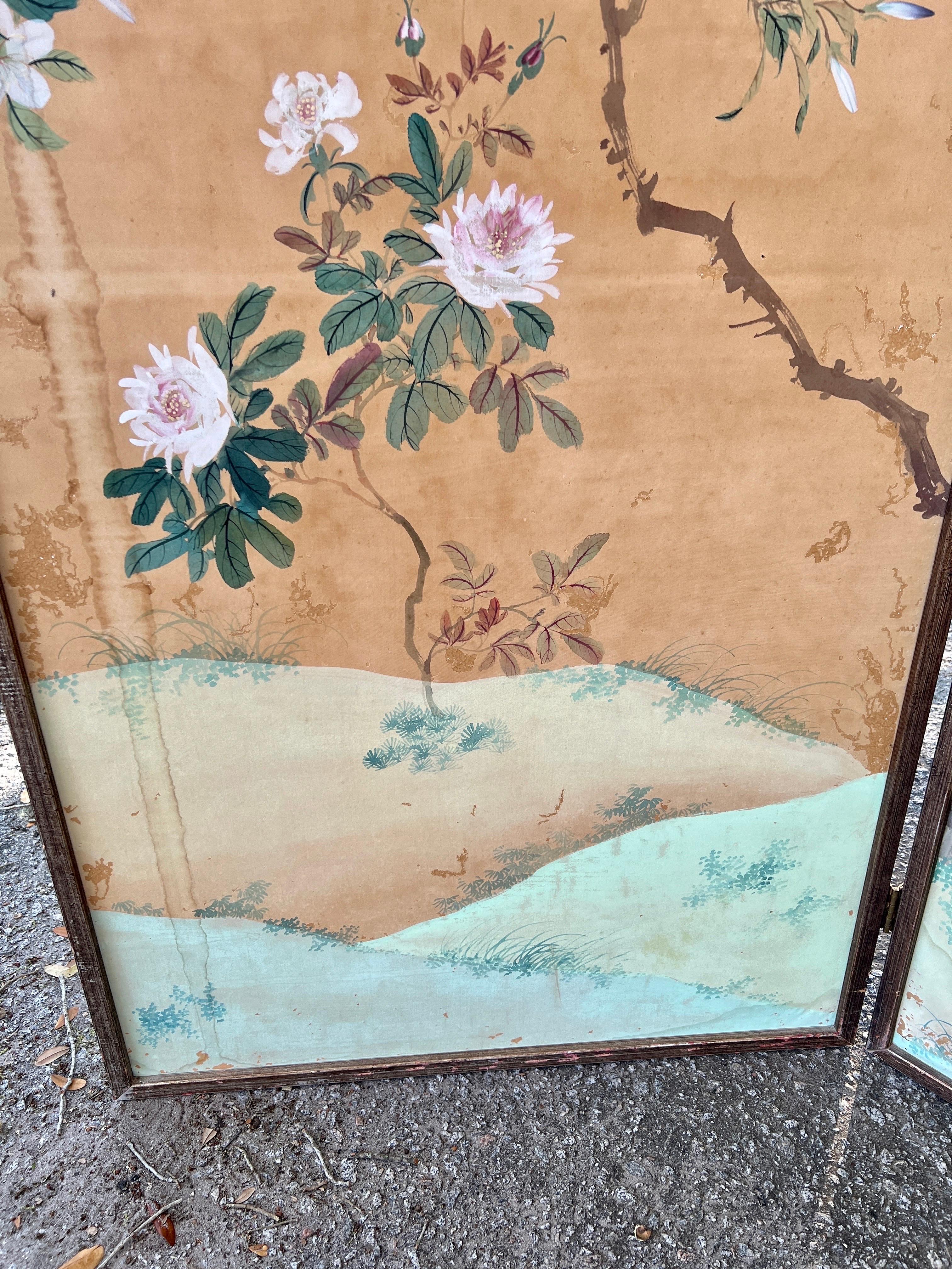 19th C. Chinese Hand Painted Silk 6-Panel Wallpaper Floor Screen Mounted As A Pr For Sale 11