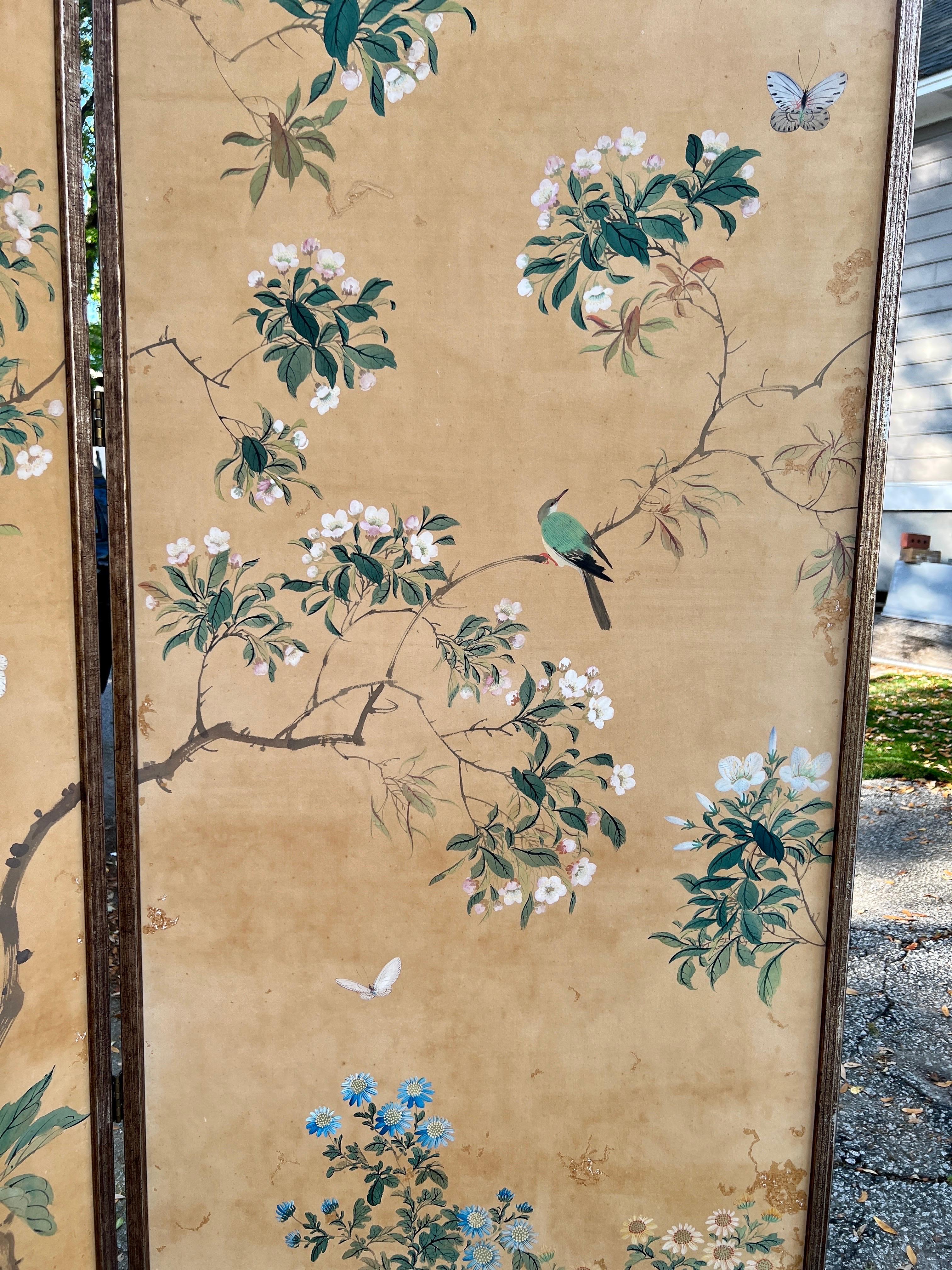 19th C. Chinese Hand Painted Silk 6-Panel Wallpaper Floor Screen Mounted As A Pr For Sale 2