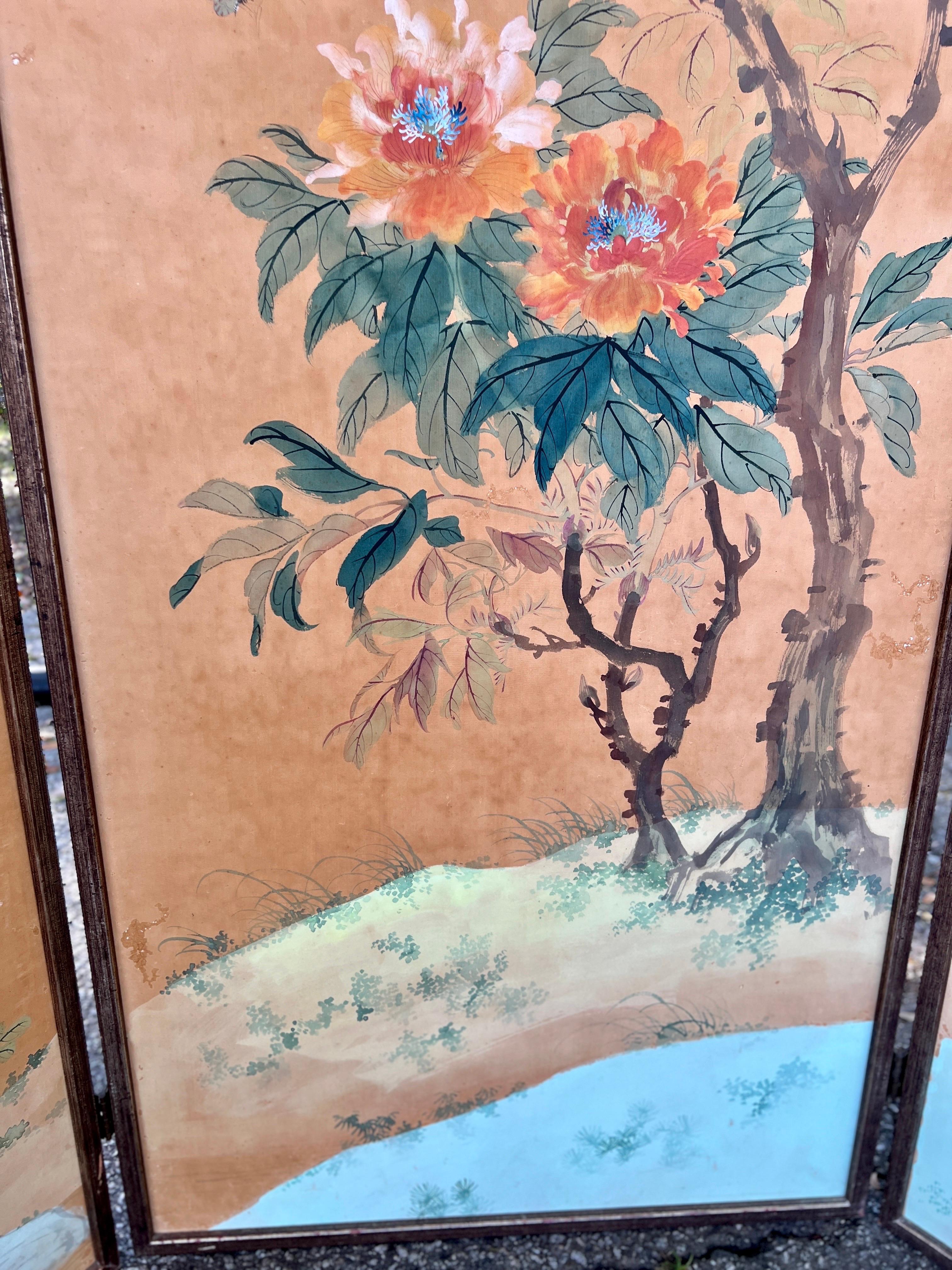 19th C. Chinese Hand Painted Silk 6-Panel Wallpaper Floor Screen Mounted As A Pr For Sale 4