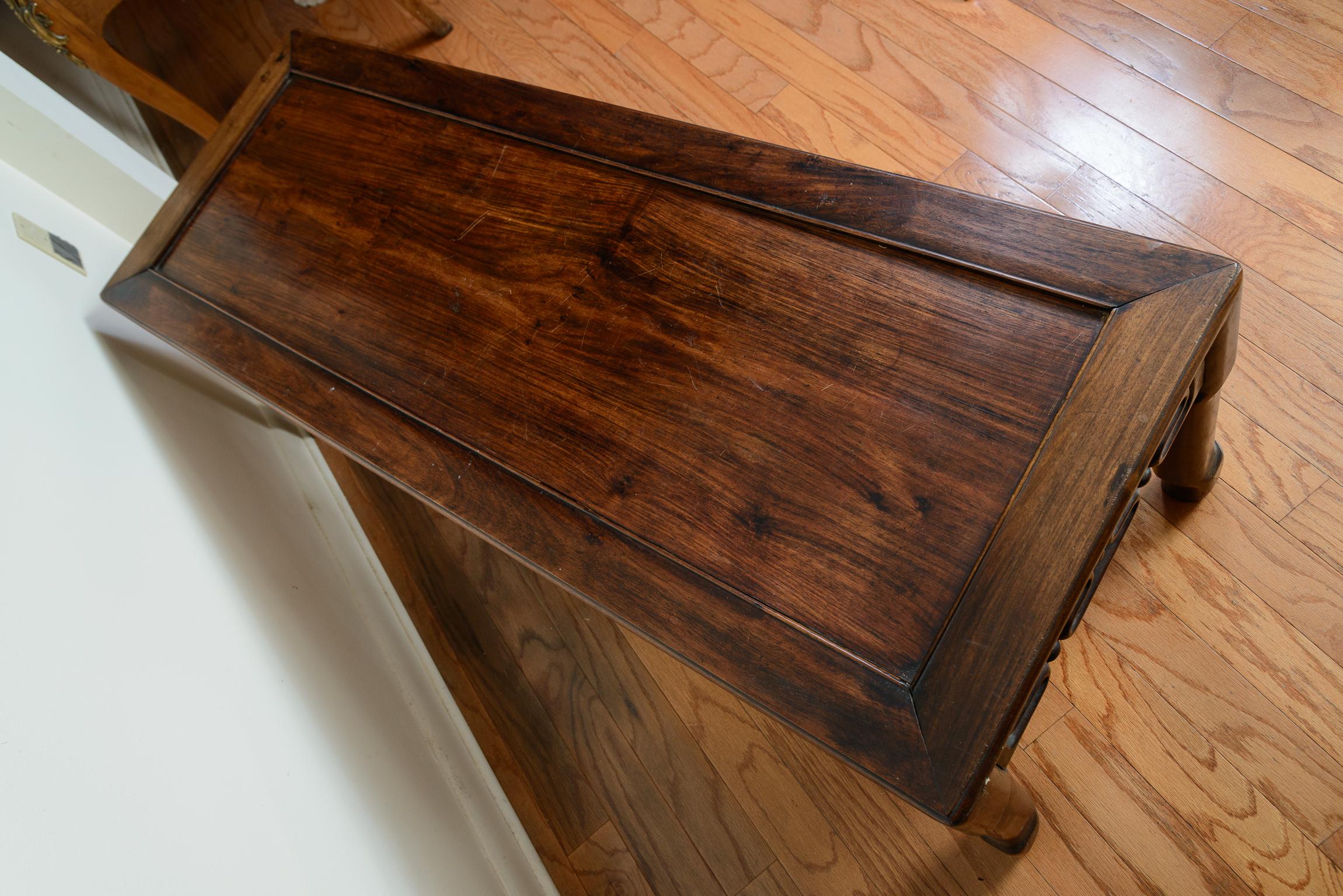 19th. C. Table basse chinoise en bois dur en vente 7