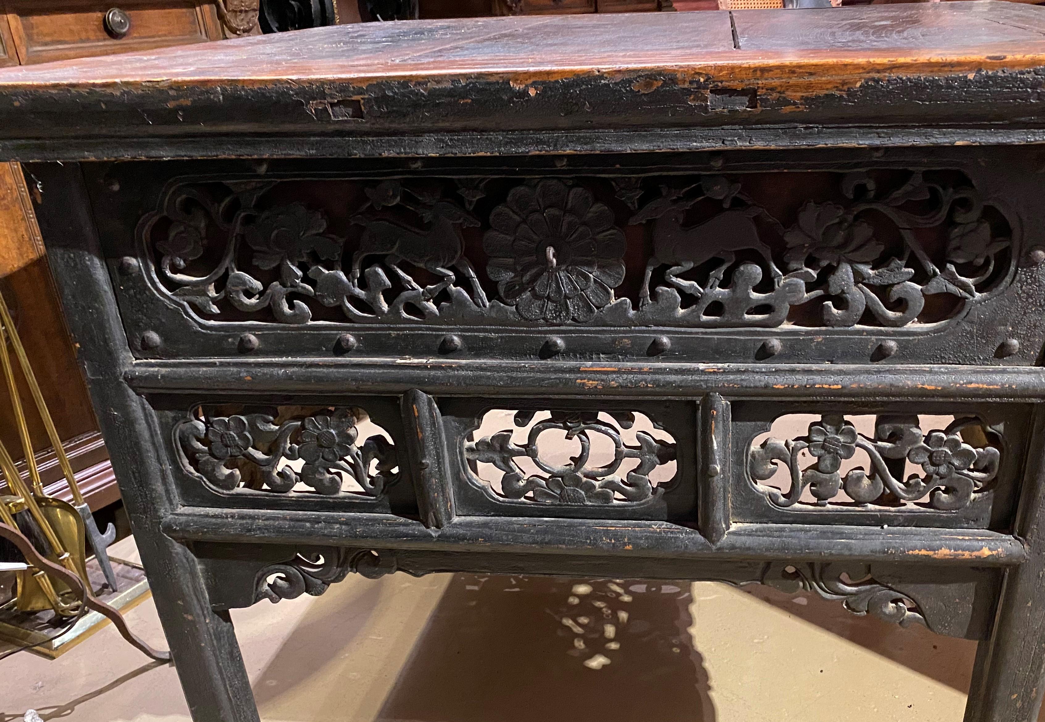 19th Century Chinese Heavily Carved Hardwood Center Table For Sale 1
