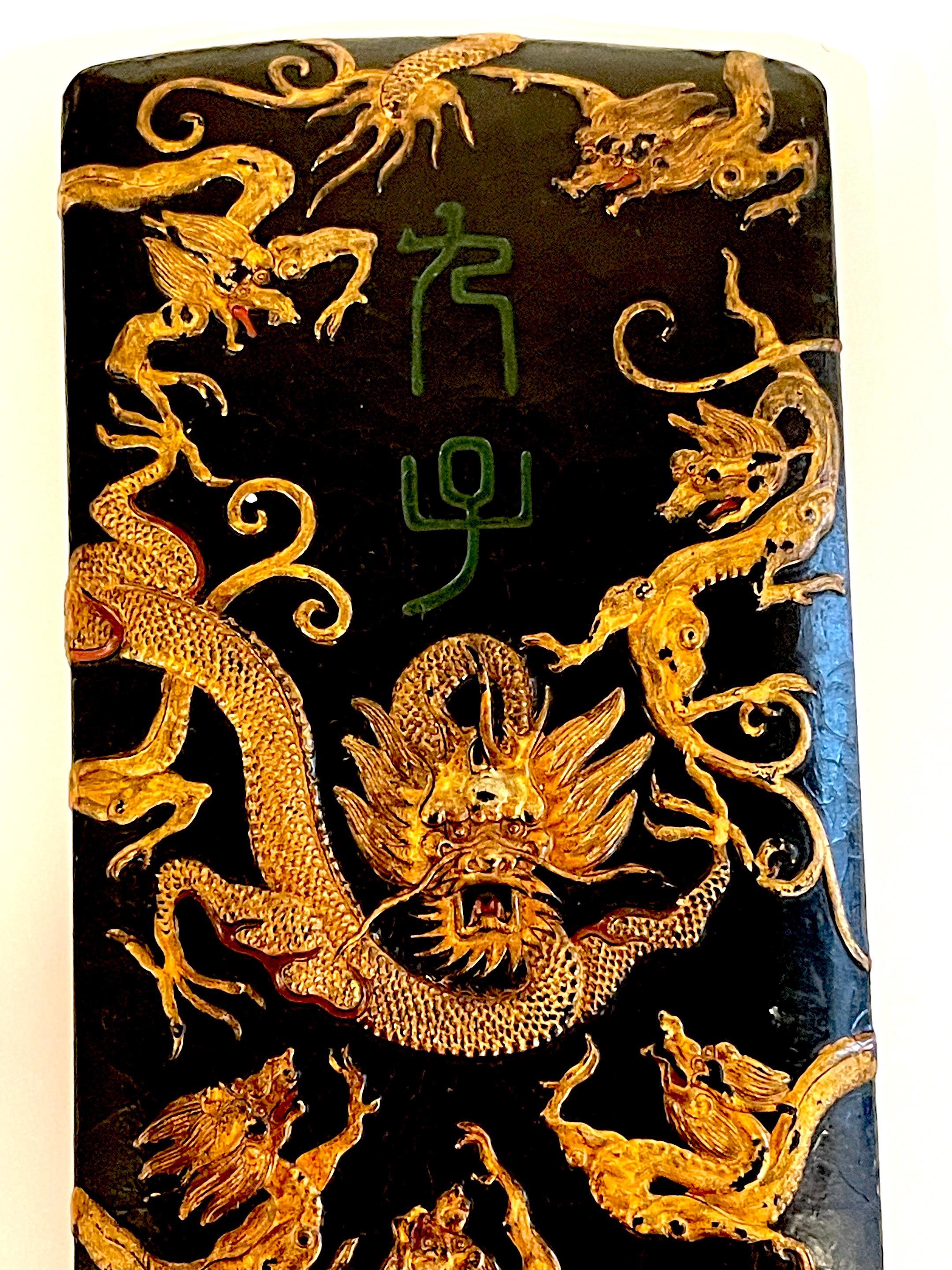 19th C. Chinese Lacquered and Polychrome Scholars Block/Paperweight (19. Jahrhundert) im Angebot