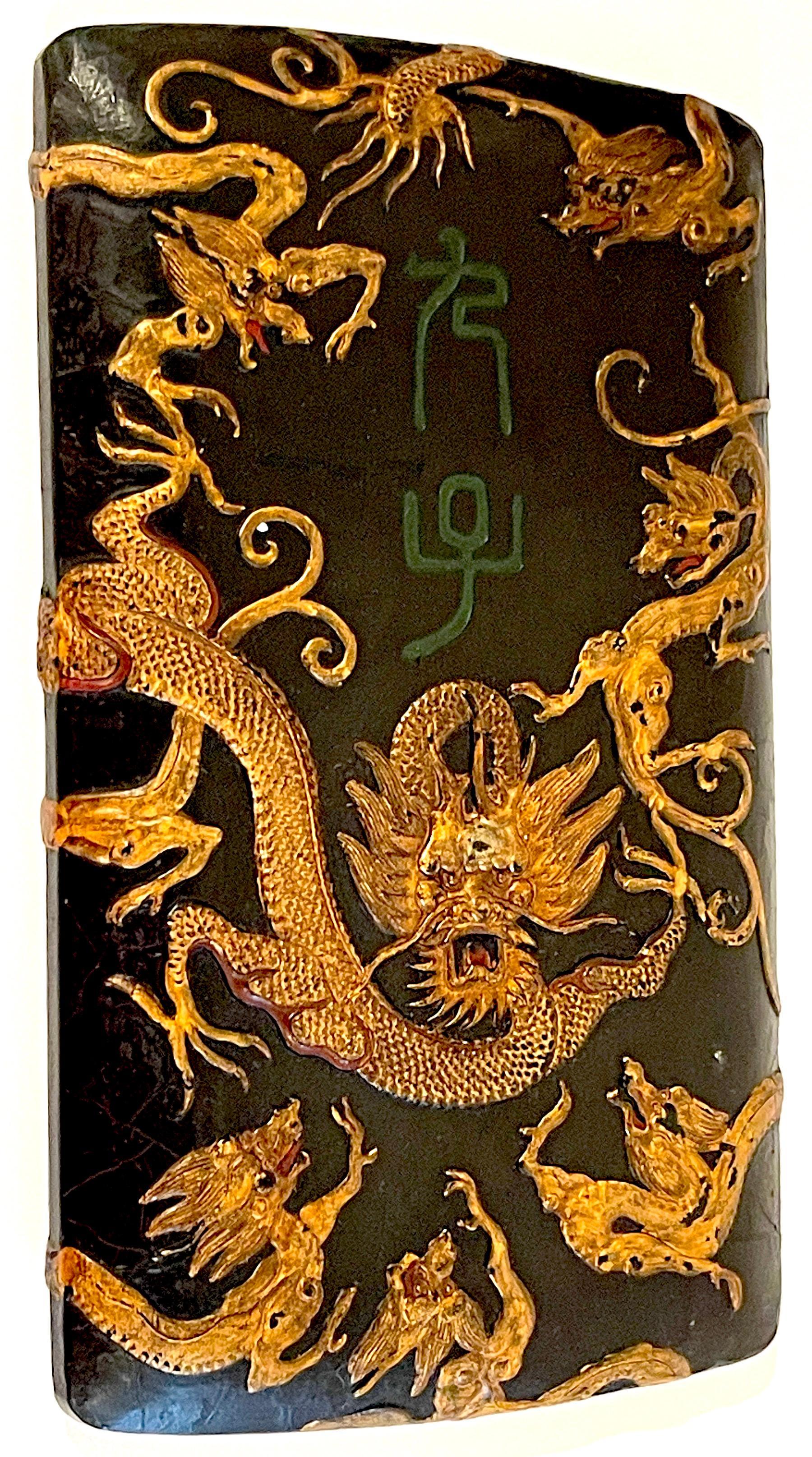 19th C. Chinese Lacquered and Polychrome Scholars Block/Paperweight (Holz) im Angebot
