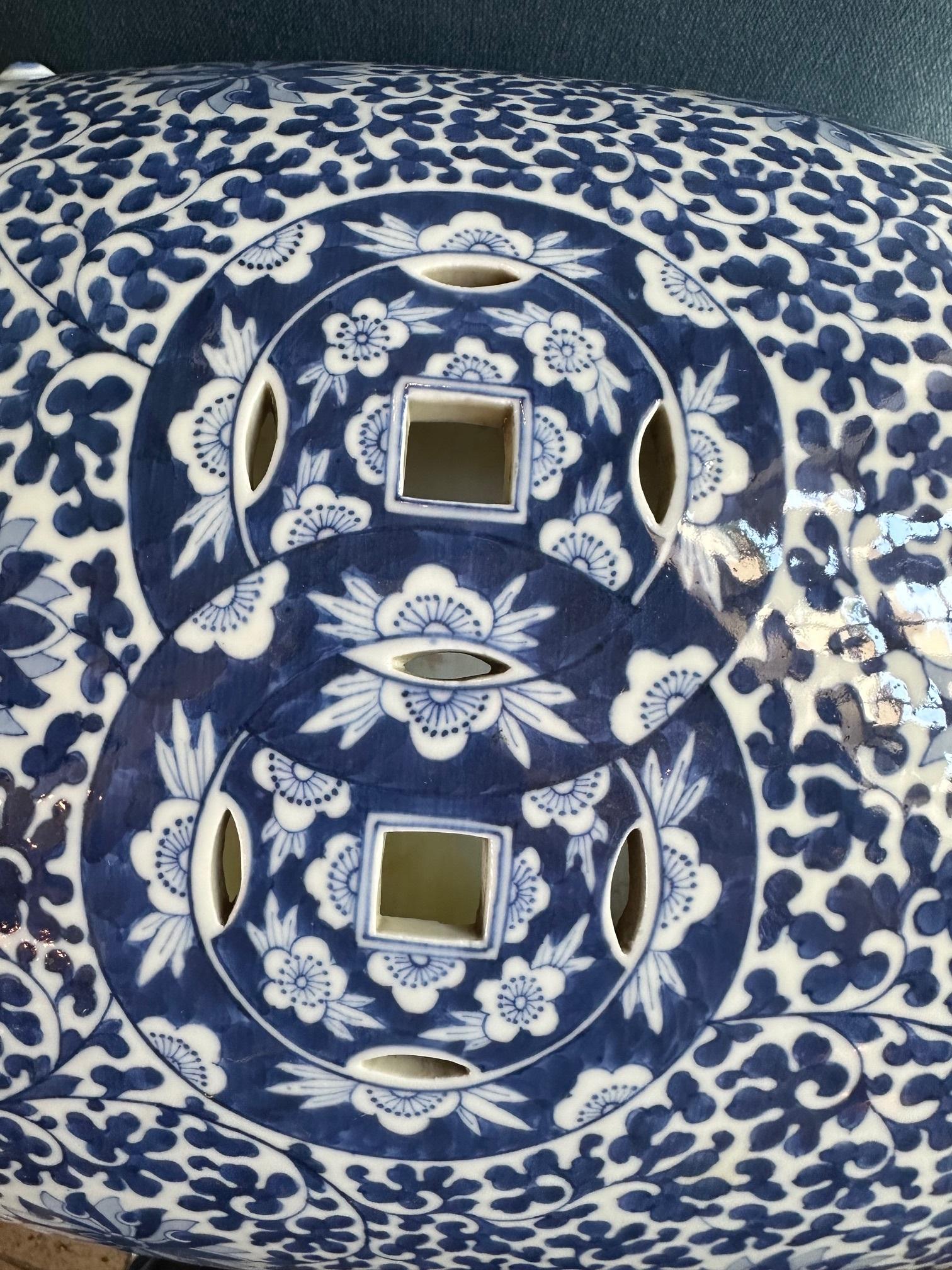 19th C. Chinese Porcelain Garden Seat Blue & White Accent Stool Chinoiserie 9