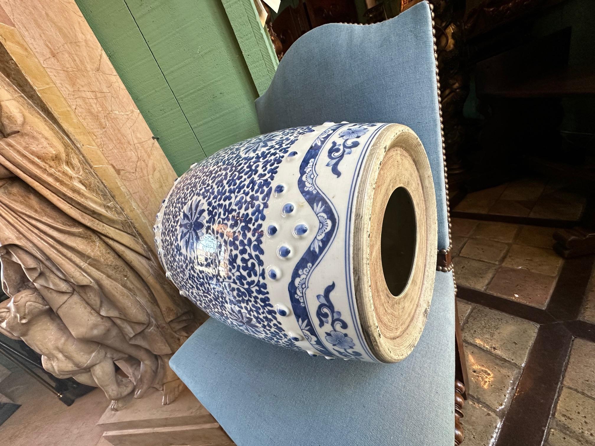19th C. Chinese Porcelain Garden Seat Blue & White Accent Stool Chinoiserie 10