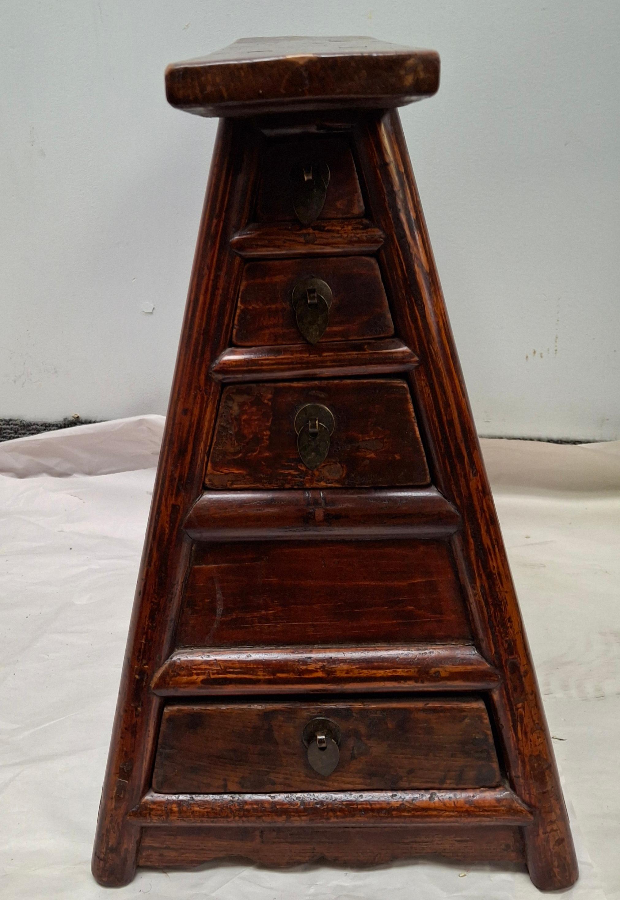 Chinesischer Barbierhocker/Bank im Qing-Stil aus dem 19. (Gebeizt) im Angebot