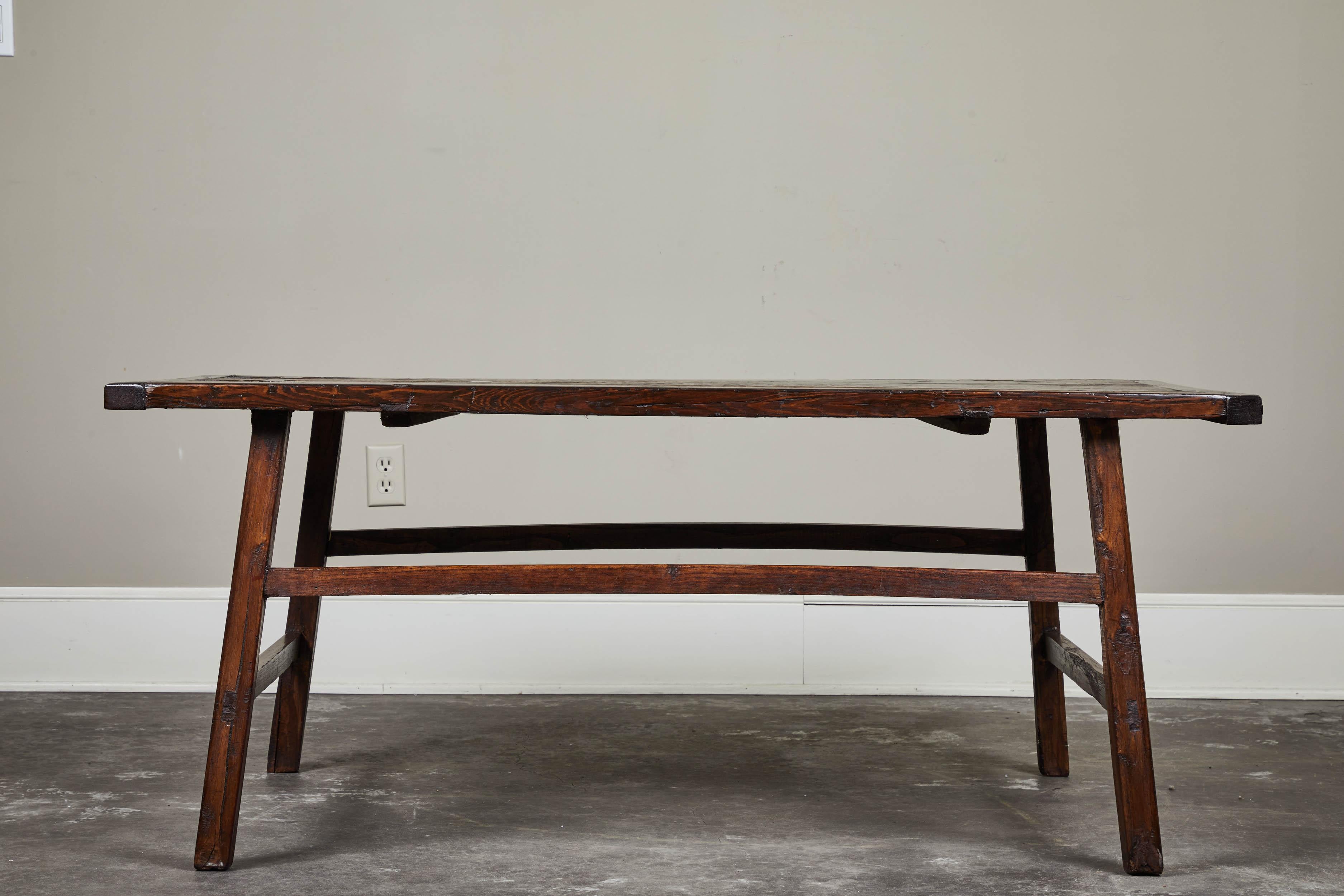 19th Century Chinese Rectangular Low Table In Good Condition In Pasadena, CA