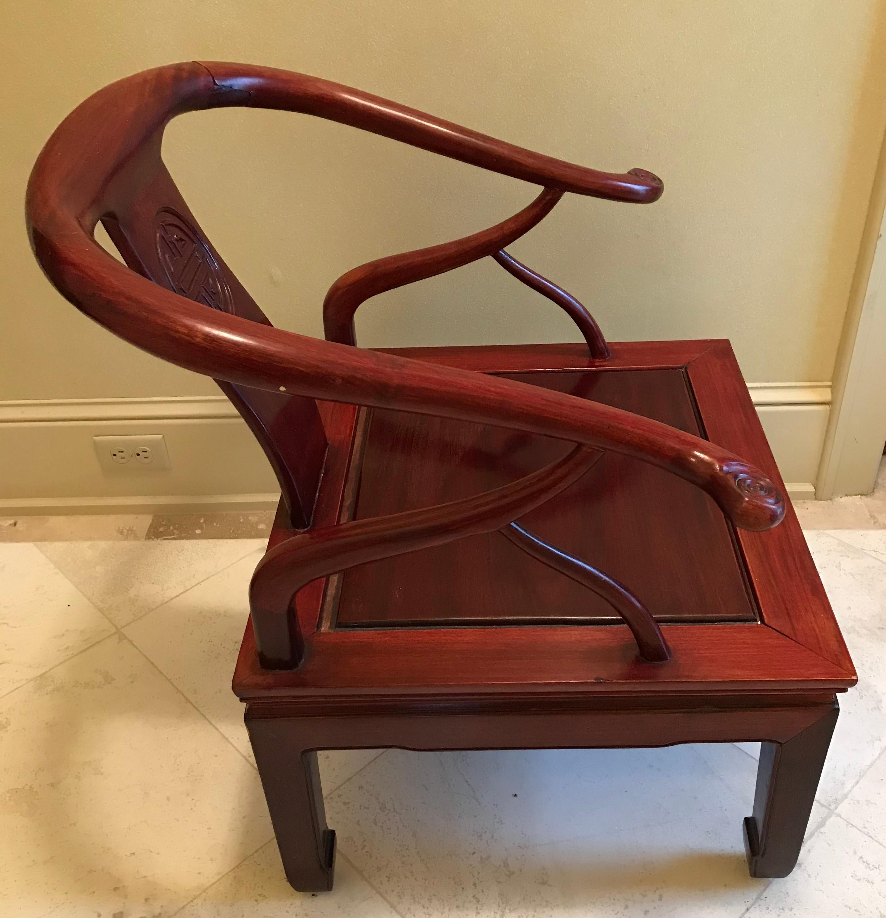 19th Century Chinese Red Lacquer Bent Elm Chairs with “Shou” Longevity Symbol For Sale 3