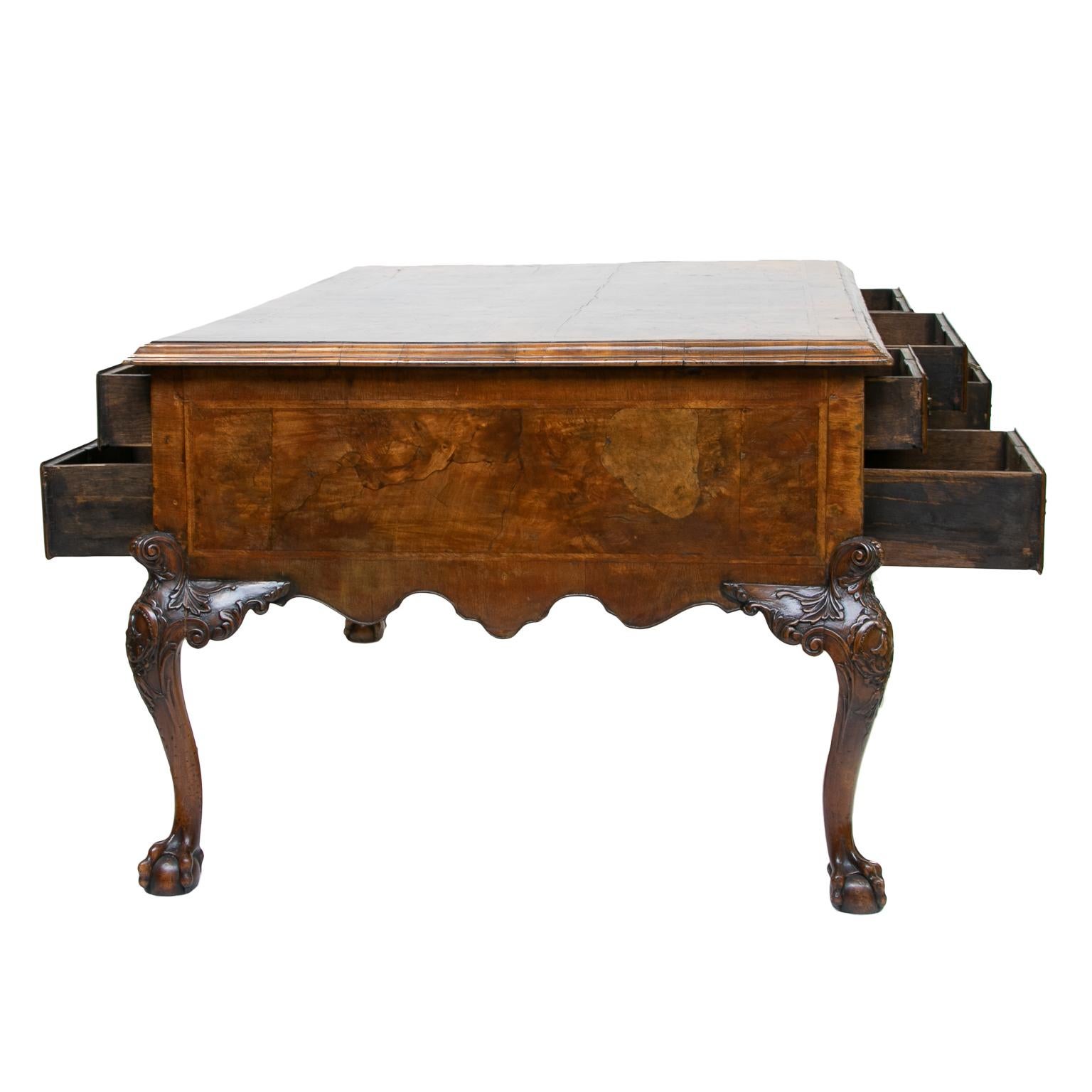 19th Century Chippendale Burl Walnut Partner's Writing Desk  In Good Condition For Sale In Hixson, TN