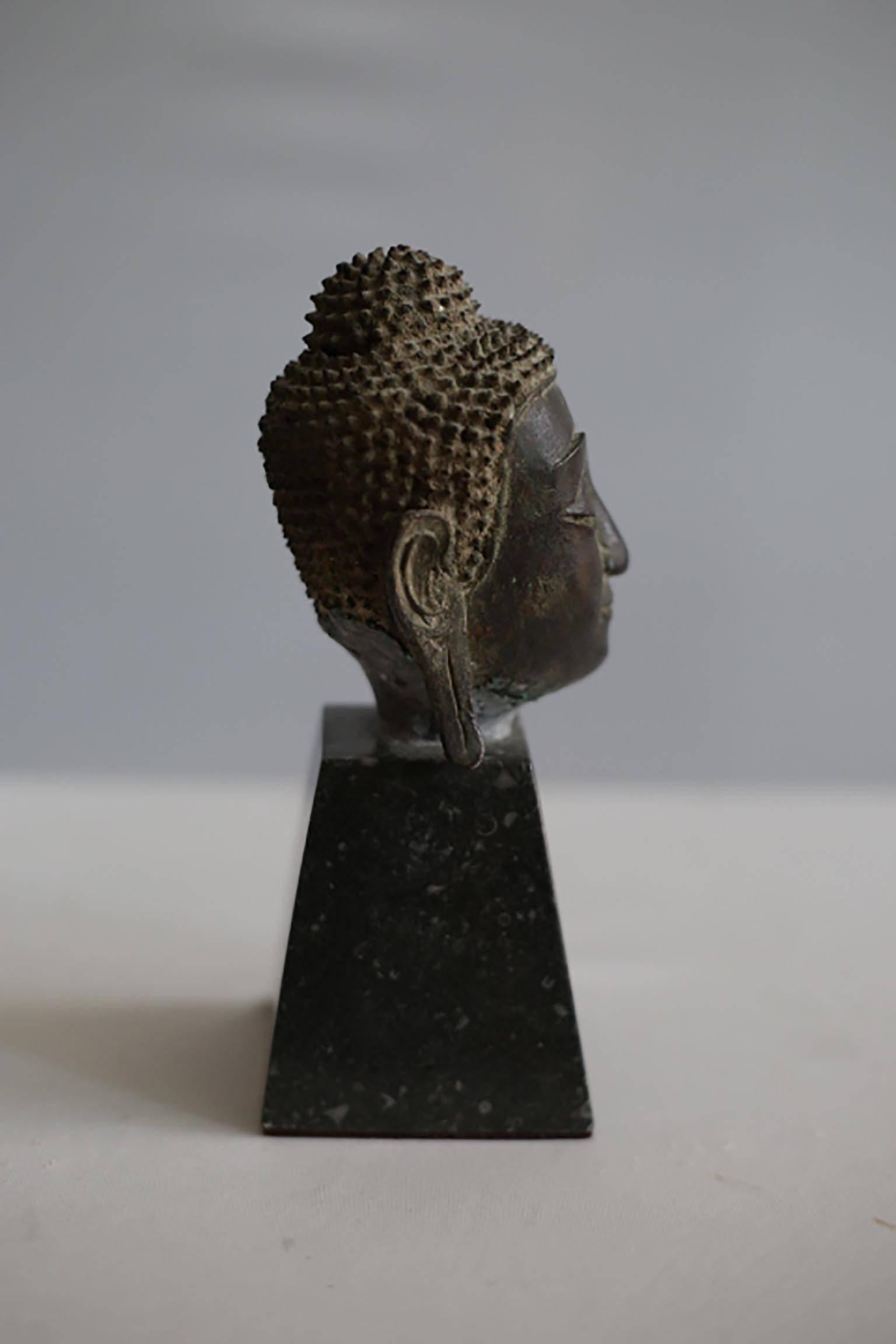 19th Century Sukhothai Style Bronze Head of Buddha Shakyamuni on Marble Base circa 1800s