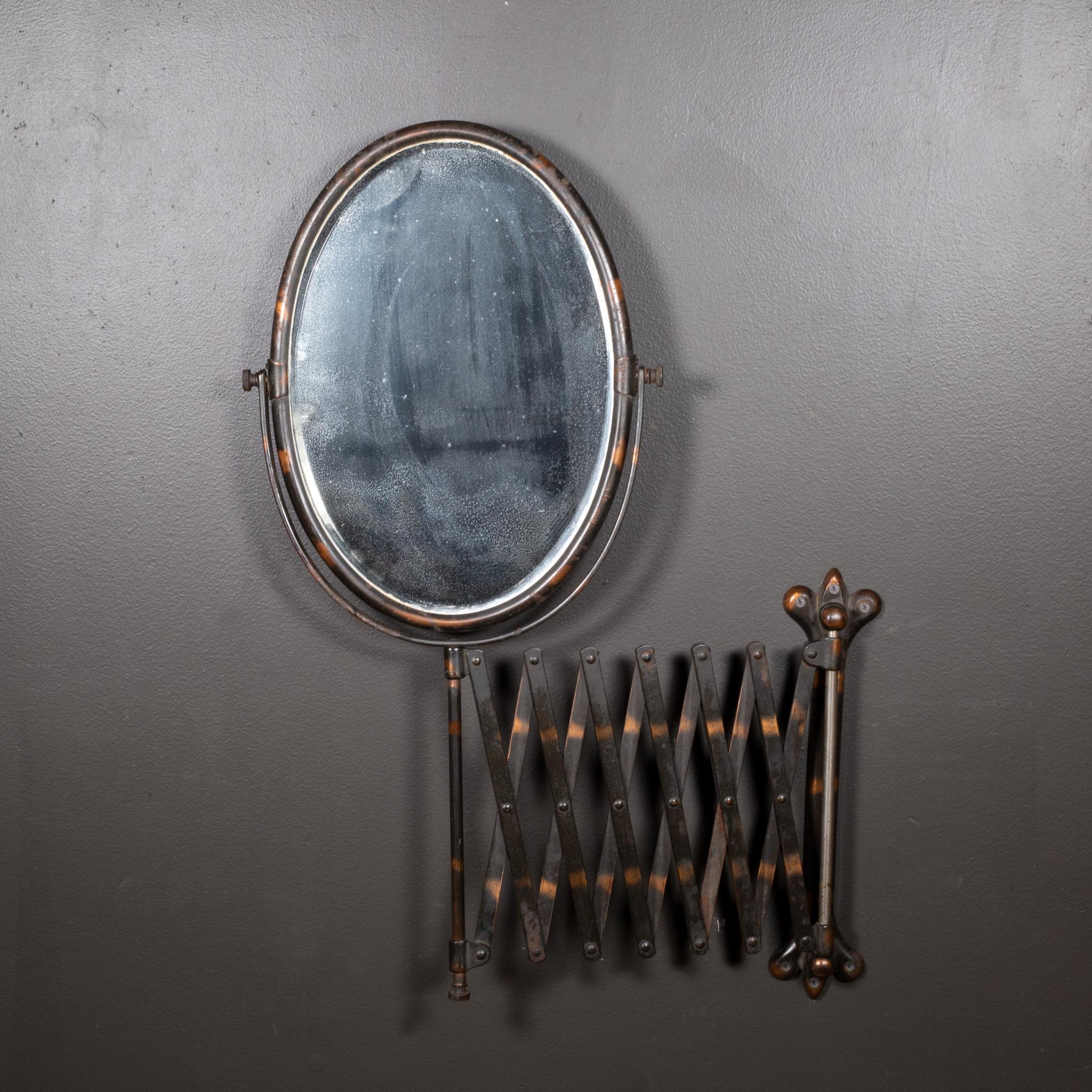 À PROPOS DE

Miroir d'extension à ciseaux pour salon de coiffure, original et ancien, en métal japanné ou cuivré, avec dos en bois et miroir biseauté. Le miroir s'incline et s'étend jusqu'à 42.75 pouces.

 CRÉATEUR Possiblement F.A. Hardy and