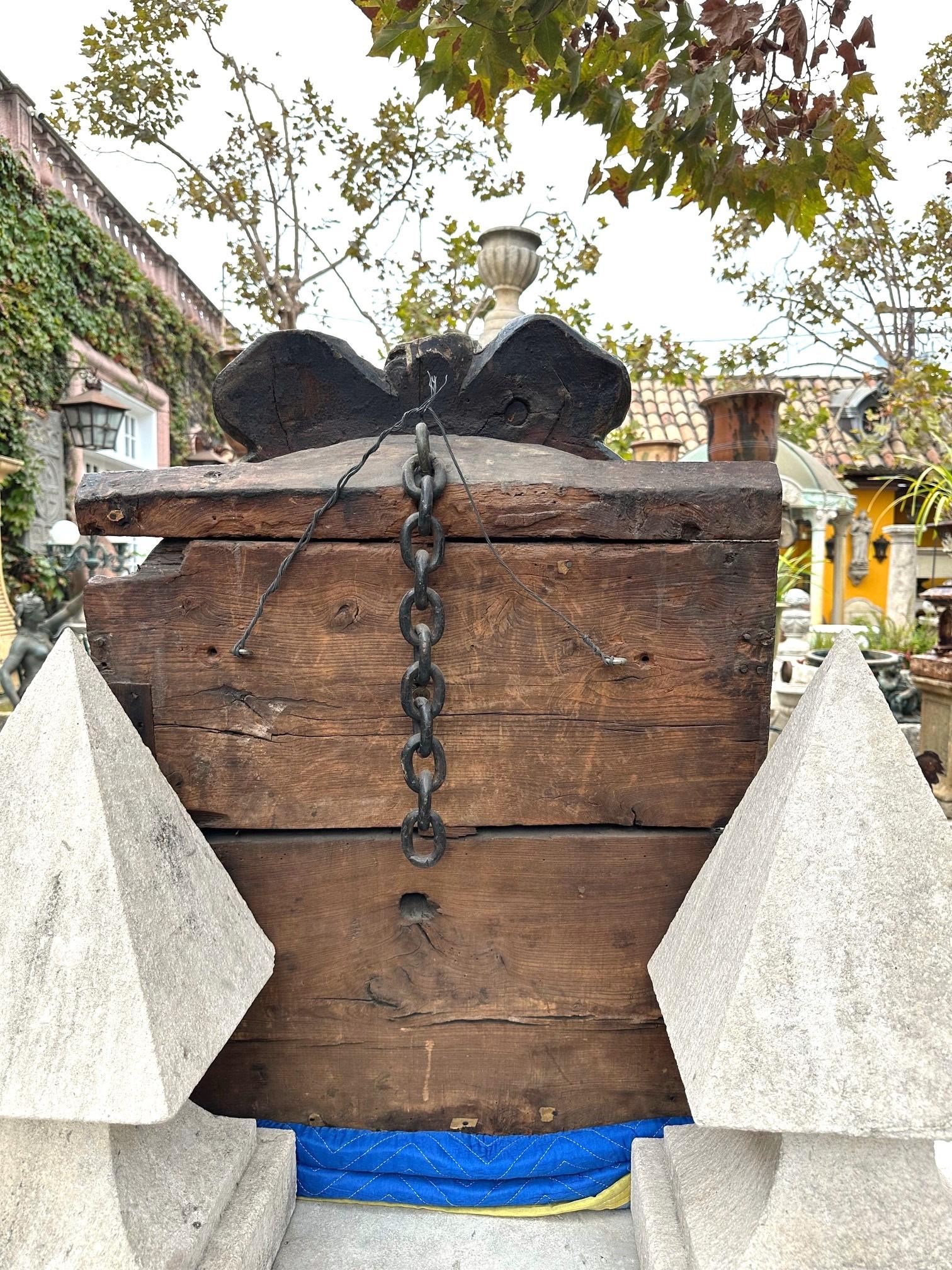 A.I.C. Medaglione a forma di chiatta Marittima Maria Legno Londra Placca d'Arte Antiques in vendita 11