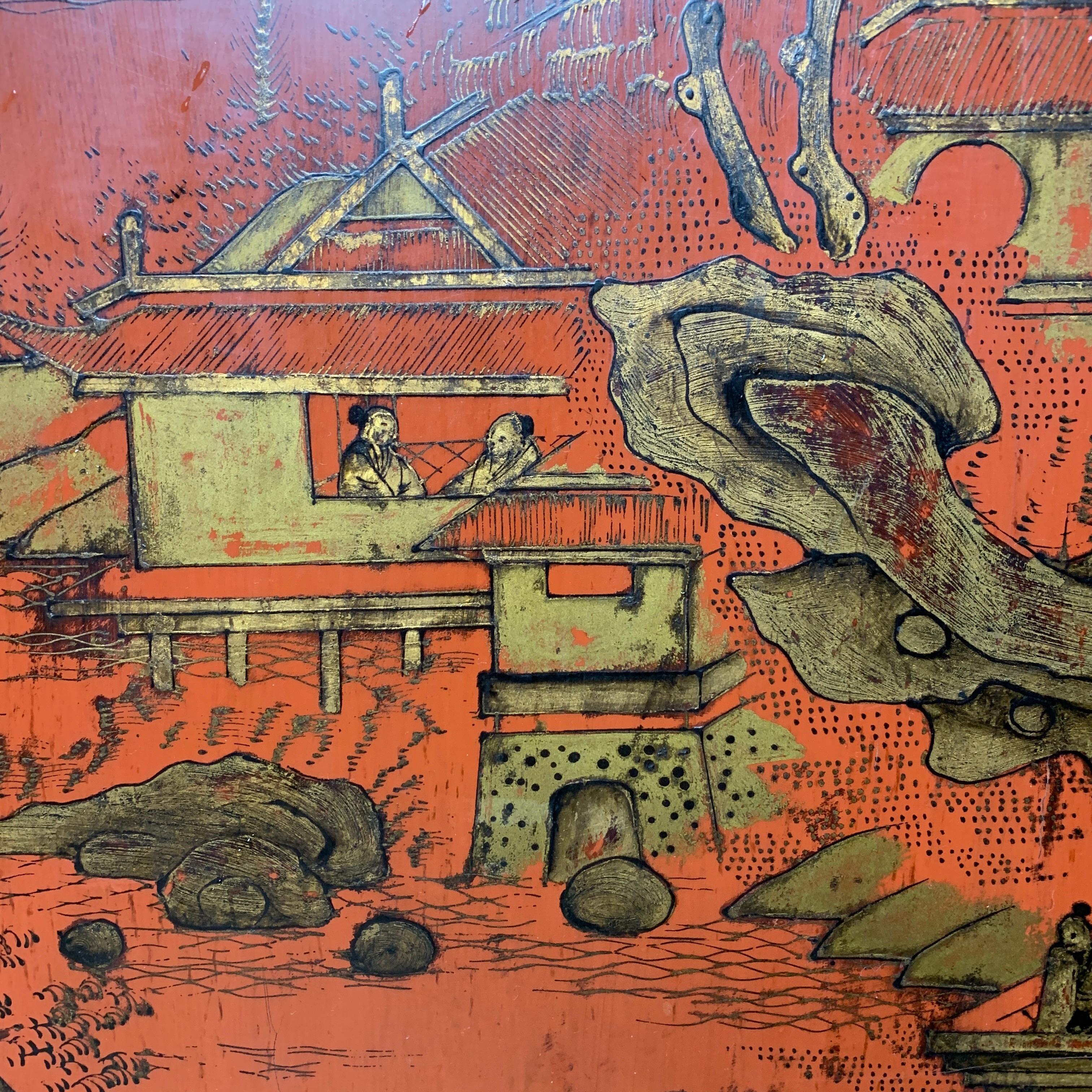 Bois Cabinet de Chinoiserie du 19ème siècle, rouge cramoisi sur fond noir en vente