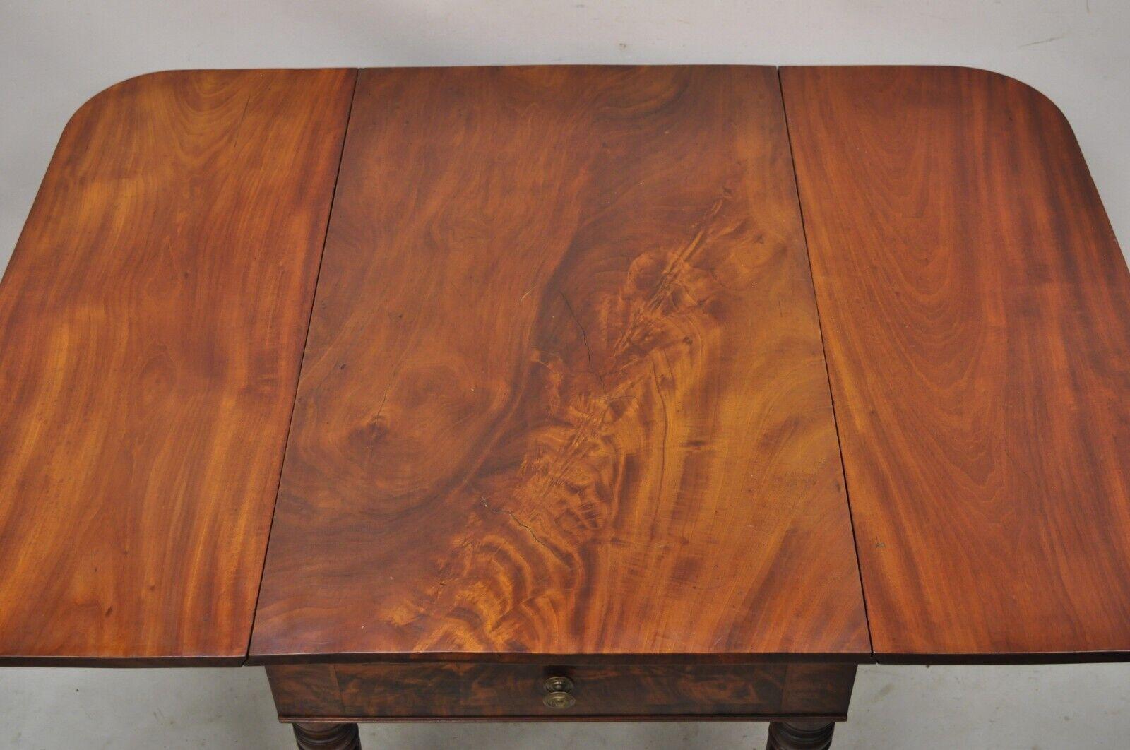 19th C Crotch Mahogany Federal Drop Leaf Breakfast Dining Table with Drawer For Sale 2