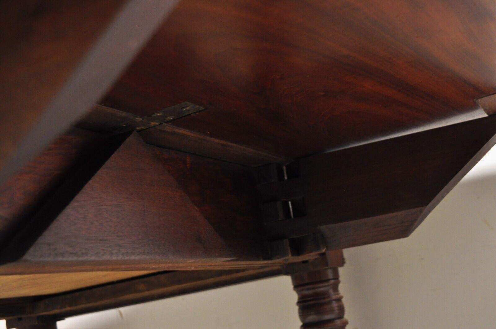 19th C Crotch Mahogany Federal Drop Leaf Breakfast Dining Table with Drawer For Sale 5