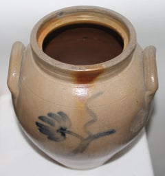 Dekorierter, salzglasierter Krag aus dem 19. Jahrhundert mit Blumenmotiv