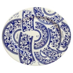 Blauer und weißer Derby Pottery-Teller mit Muster aus dem 19. Jahrhundert