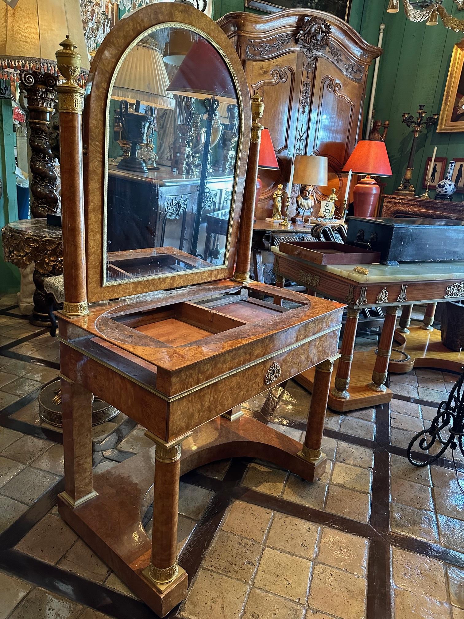 19th C. Dresser Ormolu Burl Elm Toilette Table Jacob Desmalter JACOB D.R.MESLE In Good Condition For Sale In West Hollywood, CA
