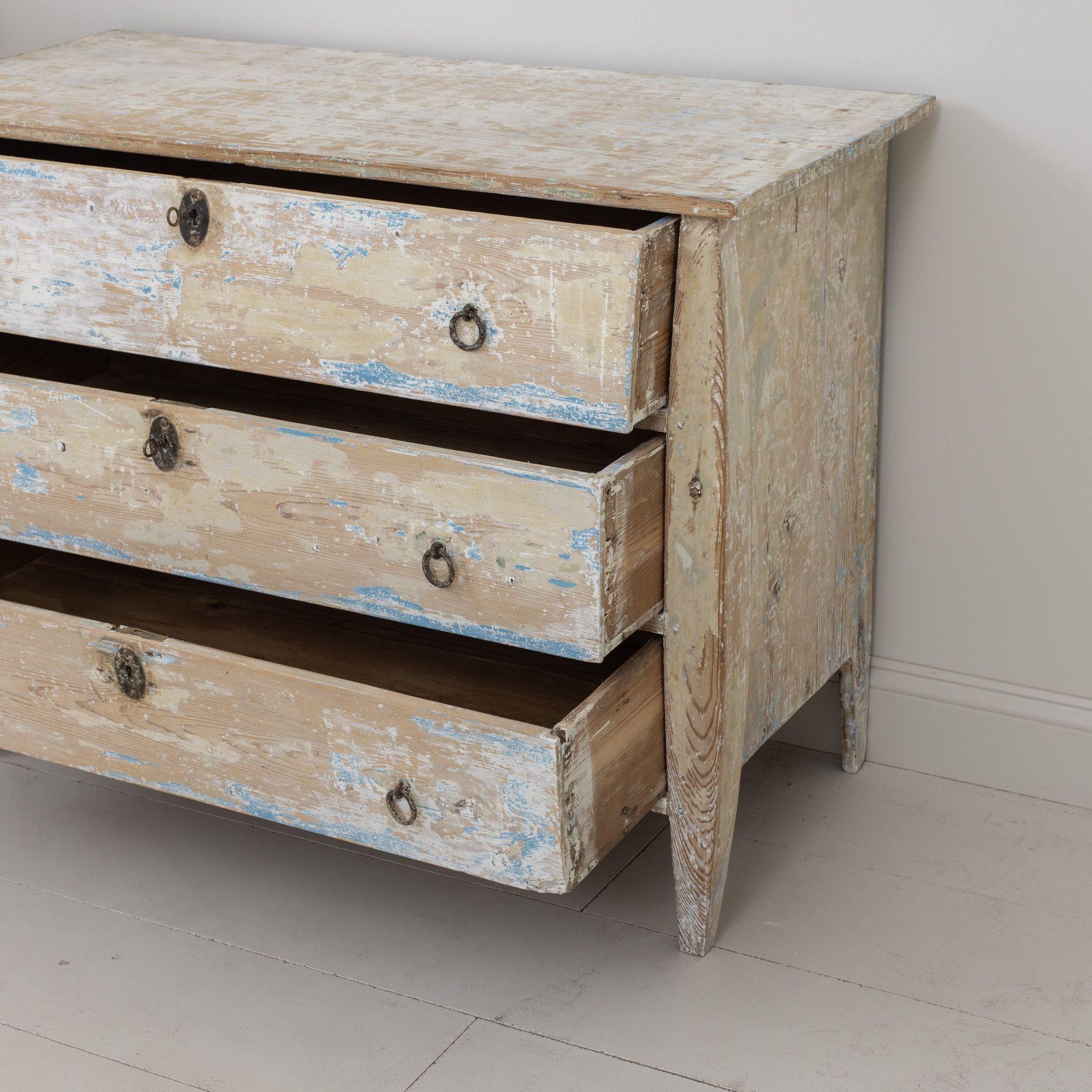 19th c. Dutch Bombay Commode in Original Paint For Sale 7