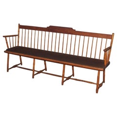 19. Jahrhundert Frühes Windsor-Sofa aus Neuengland