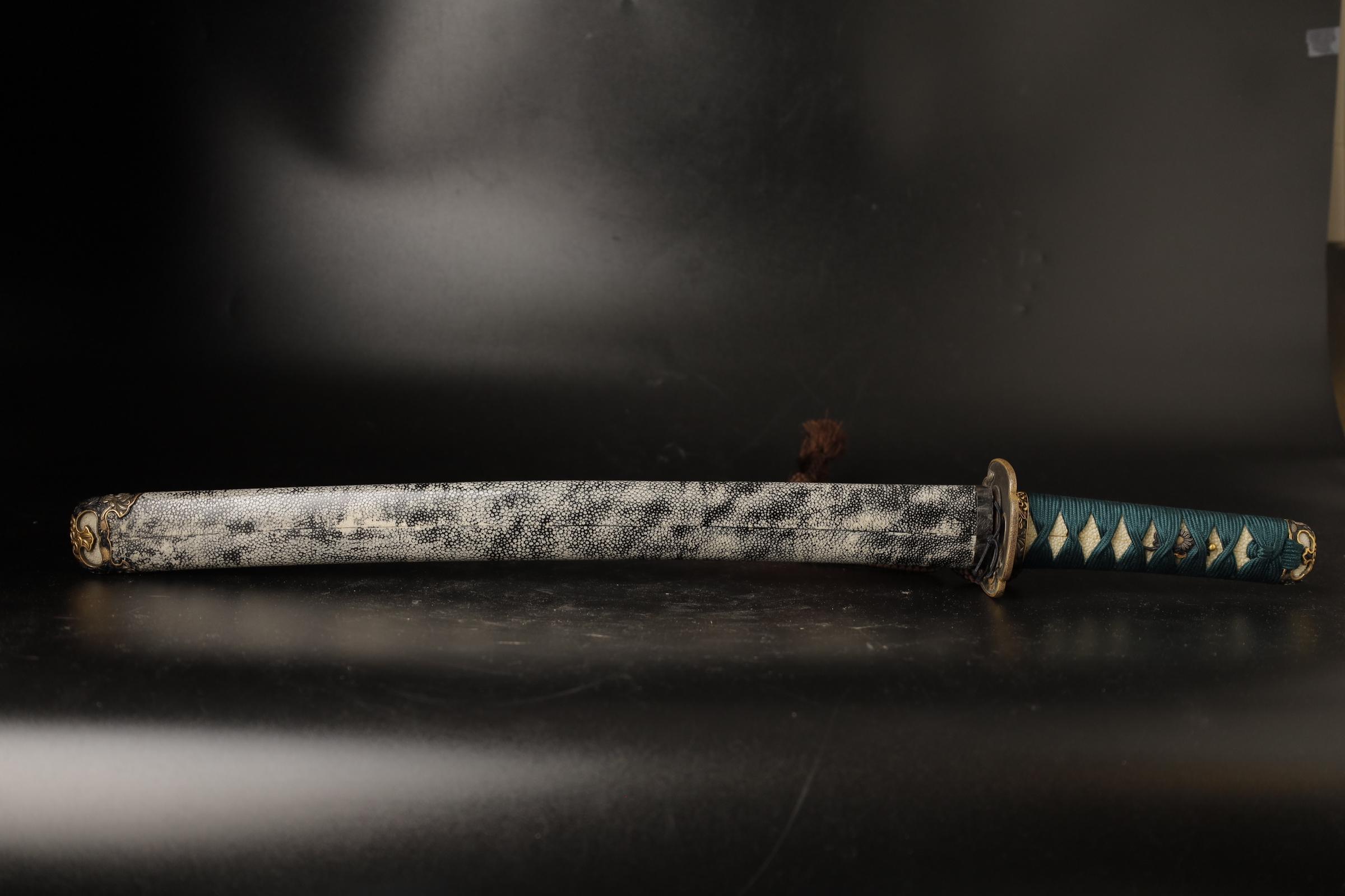 19th Century (Edo-Meiji Period) Samurai Wakizashi Sword and Scabbards In Excellent Condition In Fukuoka, JP