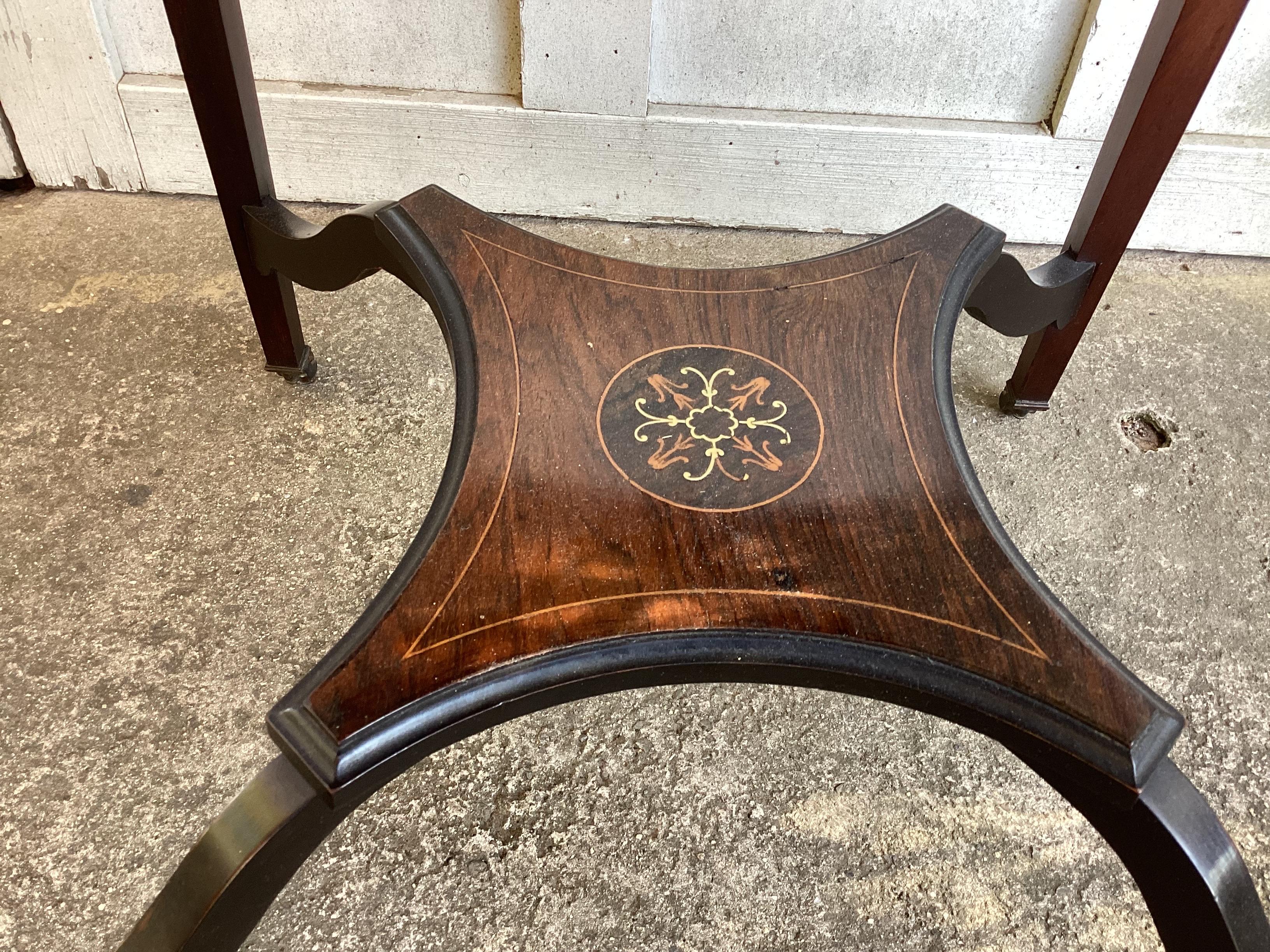 Mesa de juegos con tapa plegable y pañuelo de palisandro eduardiano del s. XIX Inglés en venta