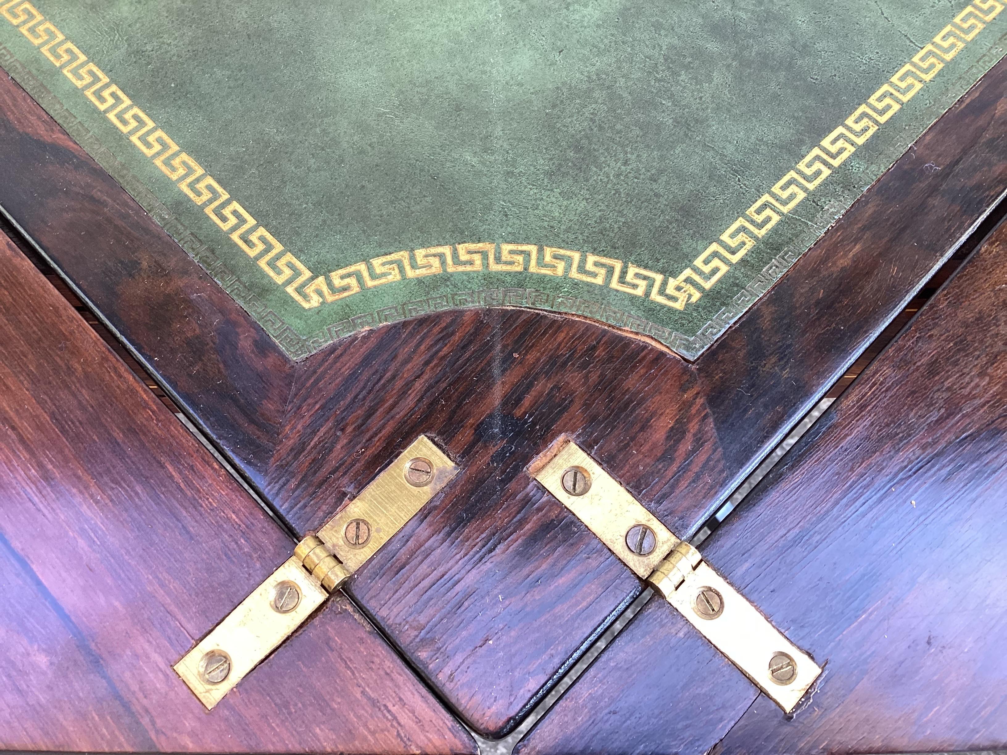Mesa de juegos con tapa plegable y pañuelo de palisandro eduardiano del s. XIX Palo de rosa en venta