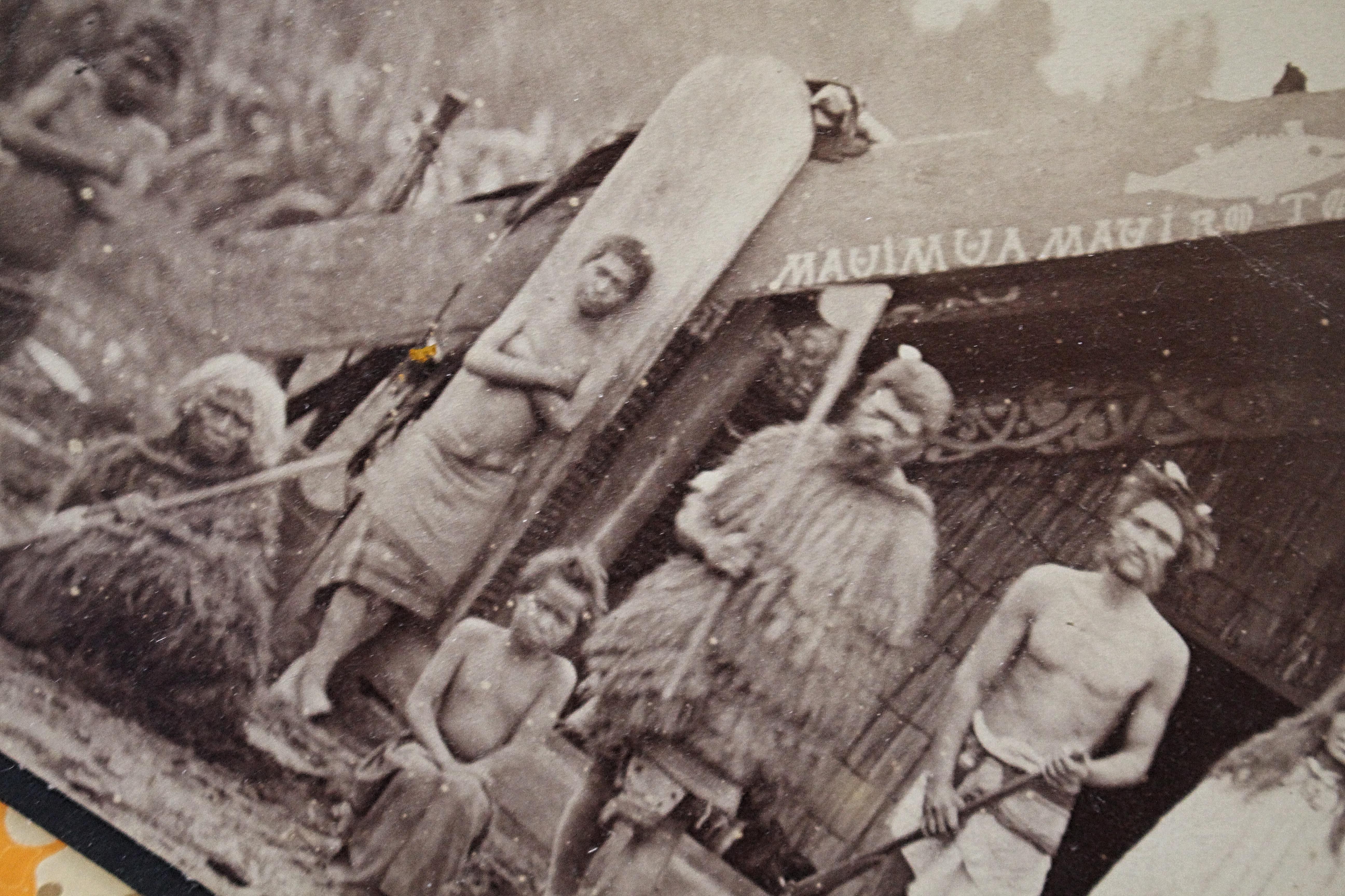 Elizabeth Pulman (1836-1900) Maori-Porträt- und Landschaftsfotografie des 19. Jahrhunderts (Kiefernholz) im Angebot