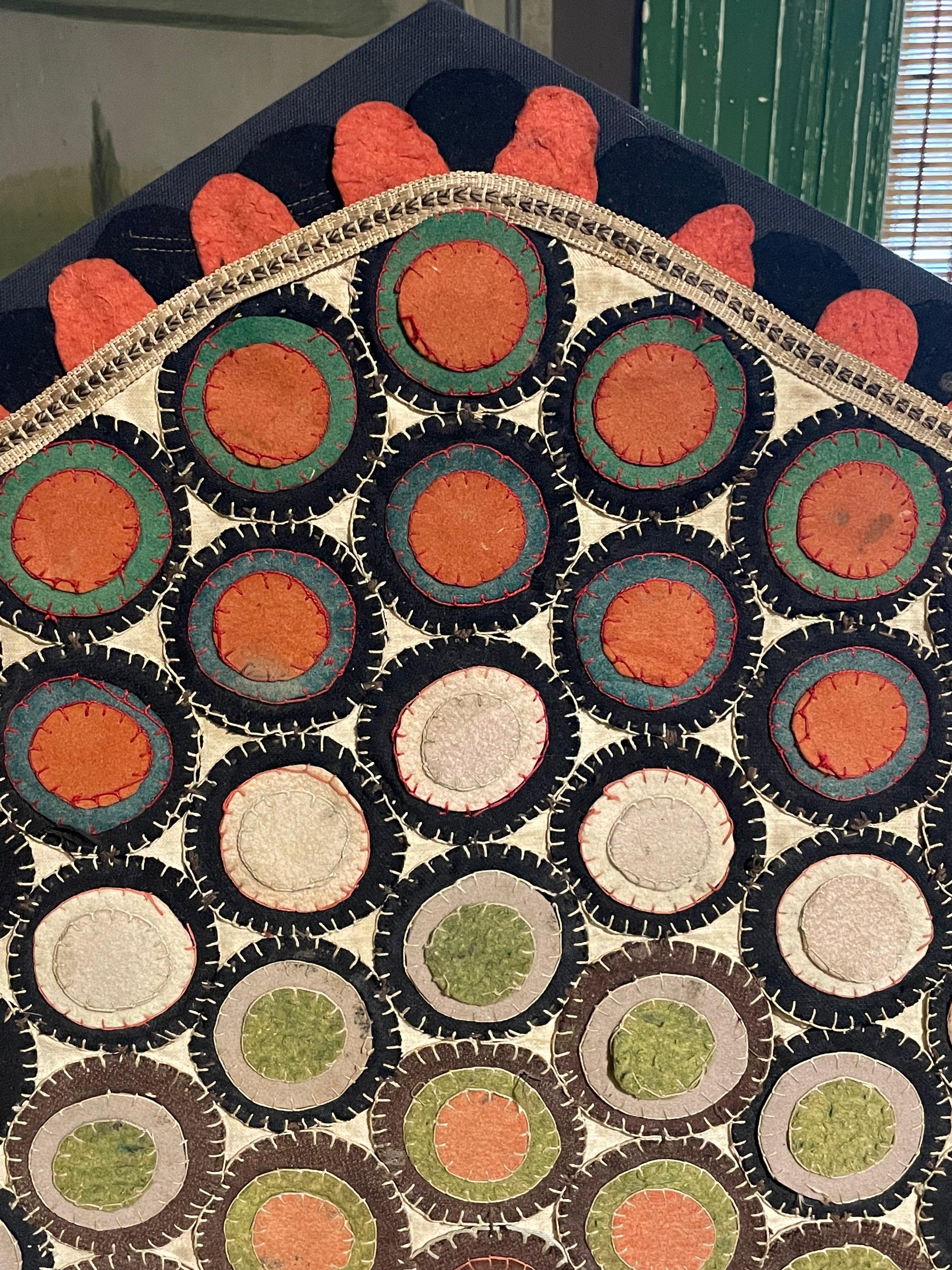 19th Century, Elongated Hexagonal Appliqué Penny Rug, Mounted for Hanging In Good Condition For Sale In Nantucket, MA