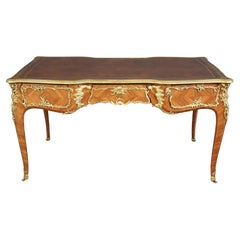 Schreibtisch im französischen Louis-XV-Stil aus dem 19. Jahrhundert mit Bronzebeschlägen von Joseph-Emmanuel Zwiener
