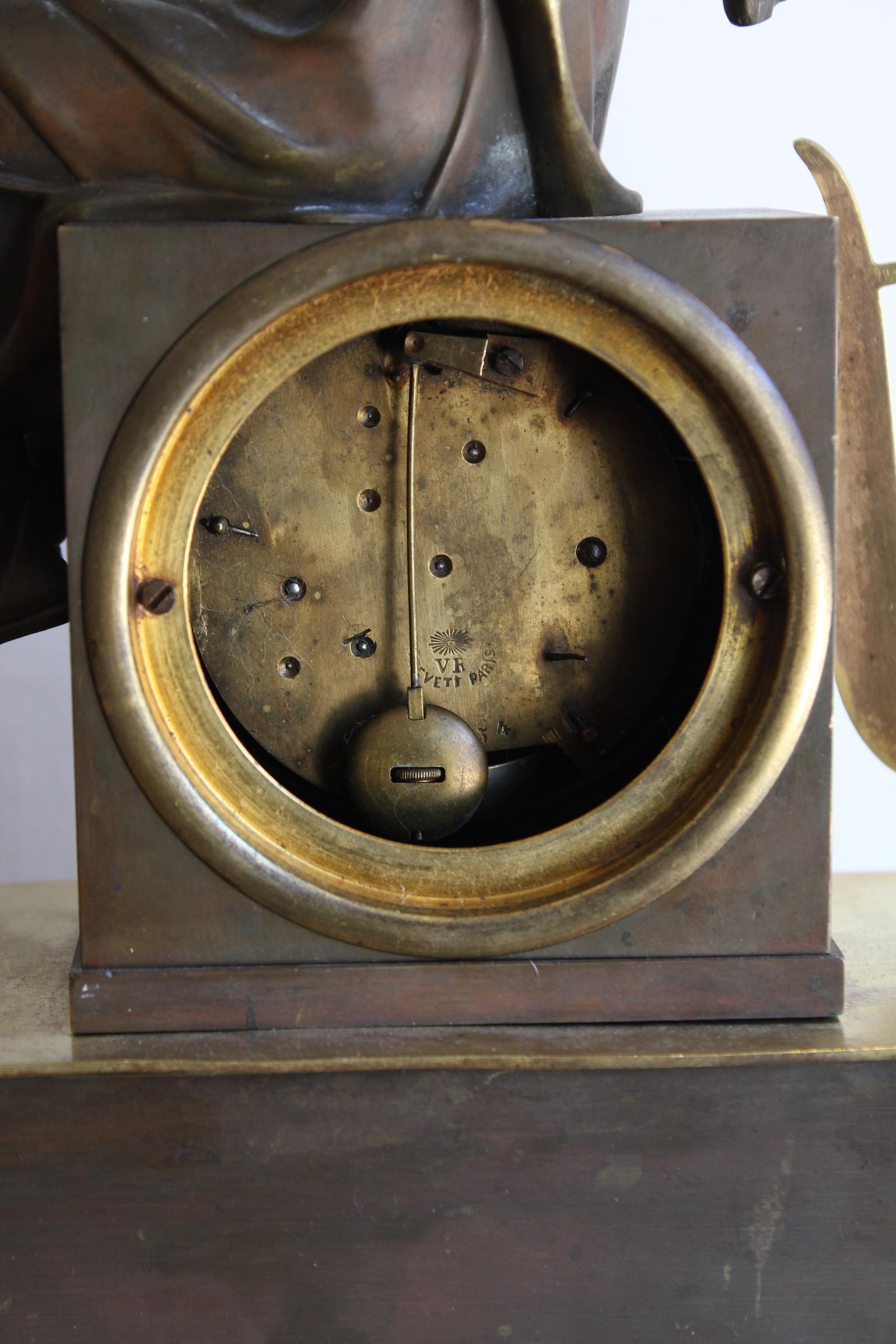 19th Century Empire Clock in Gilded Bronze In Good Condition For Sale In Marseille, FR