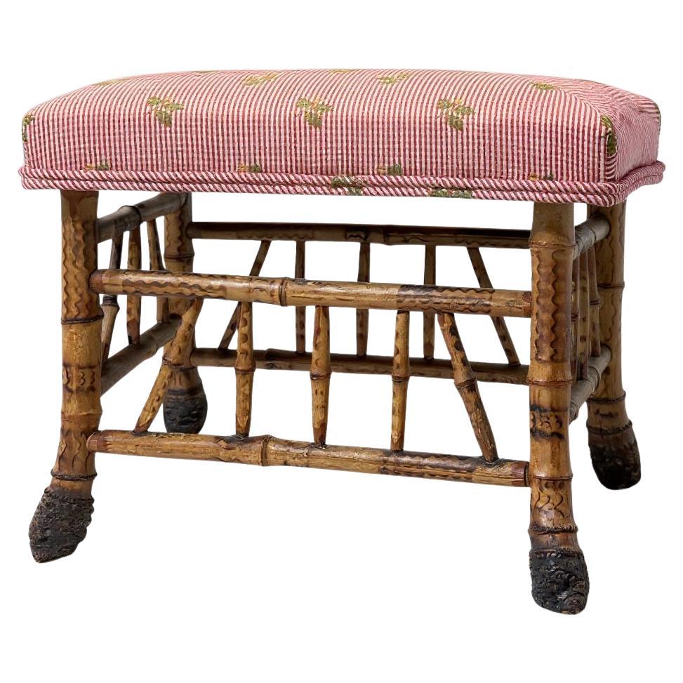 19. Jahrhundert. English Aesthetic Movement Gebrannte Bambuswurzel Form Hocker / Ottomane im Angebot