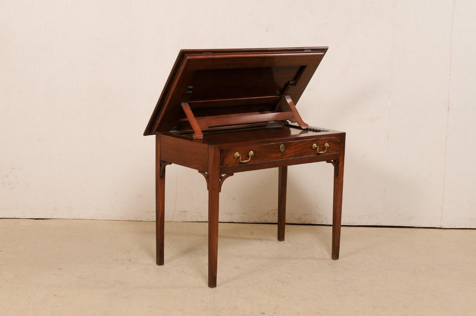 Englischer Architekten-Mahagoni-Schreibtisch aus dem 19. Jahrhundert mit Lederschreibplatte und doppelter Klappplatte im Angebot 2
