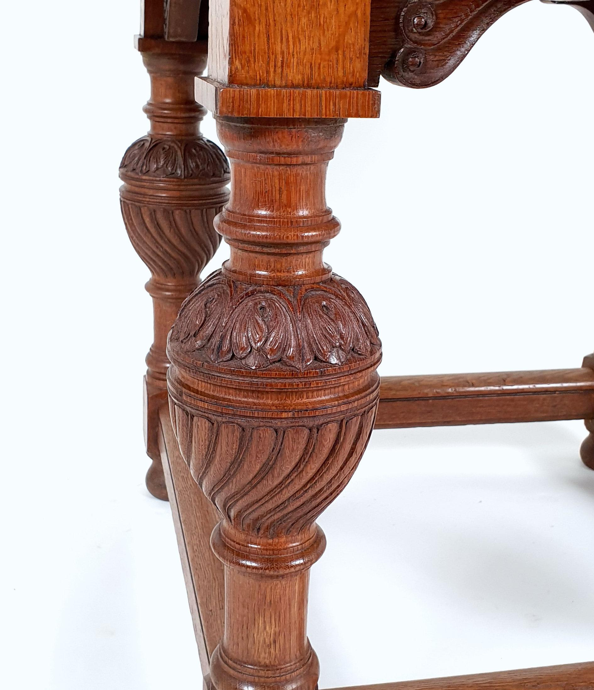 19th Century English Arts & Crafts Oak Centre Table In Good Condition For Sale In London, west Sussex