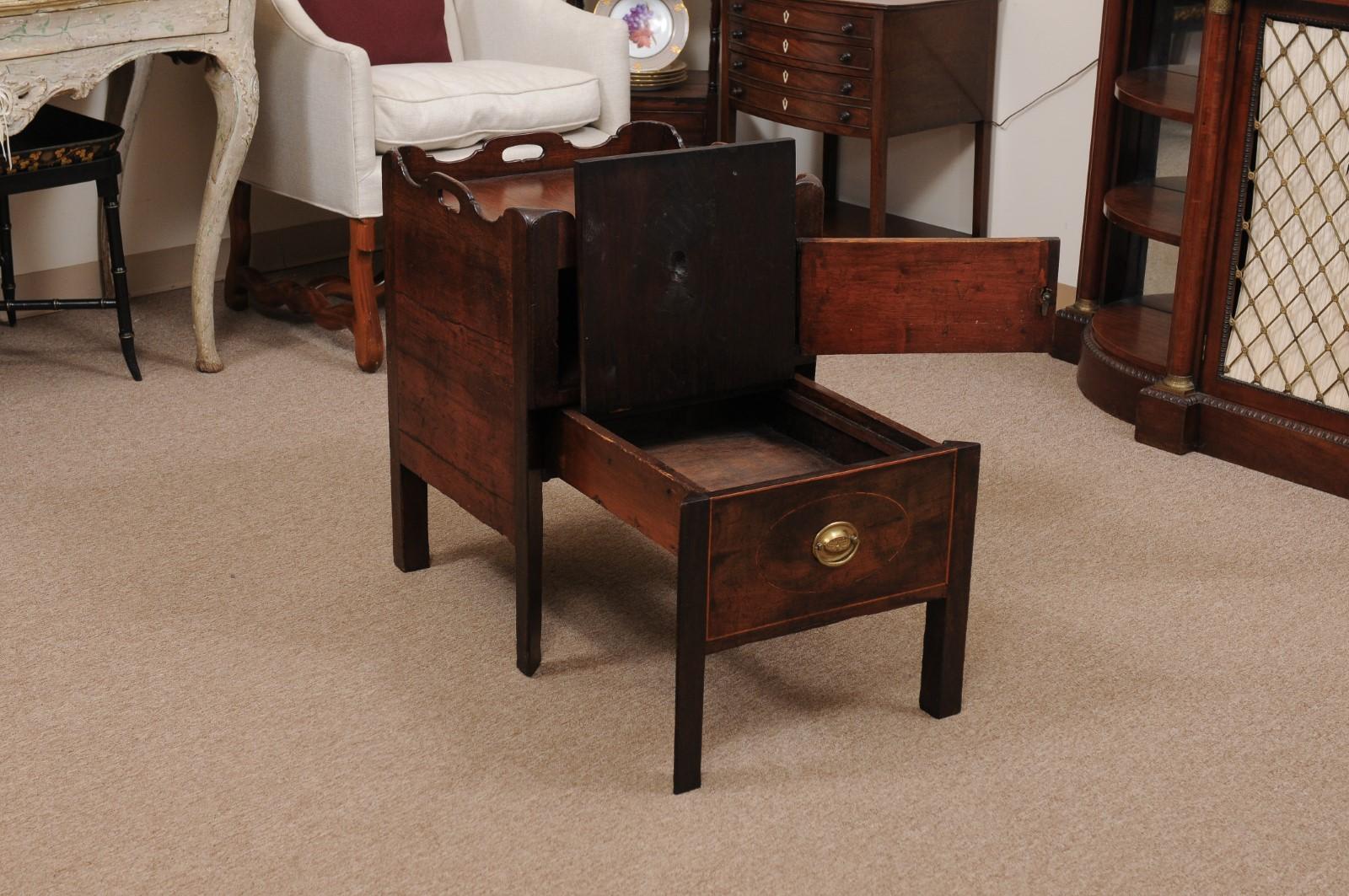 19th C English Bedside Commode w/ Cabinet, Drawer, & Tray Top in Mahogany & Pine In Good Condition For Sale In Atlanta, GA