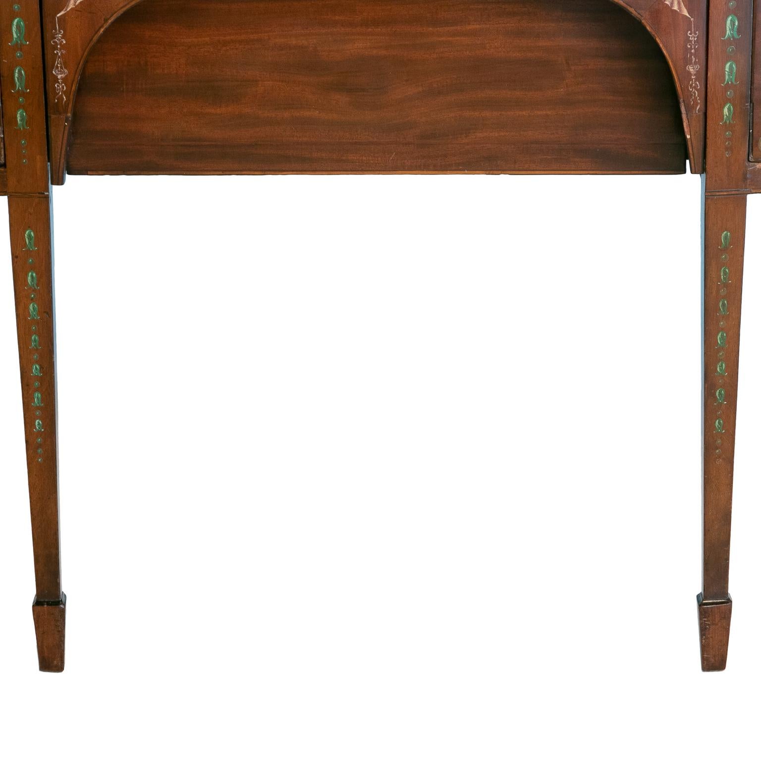 Englisches Sideboard mit Schleifenfront aus dem 19. Jahrhundert (Sheraton) im Angebot