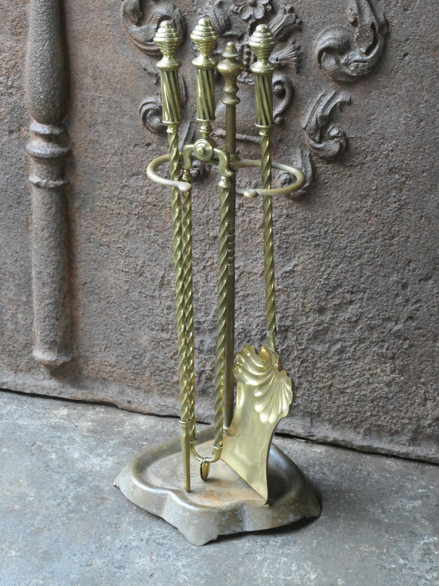 19th C. English Brass Victorian Fireside Companion Set In Good Condition For Sale In Amerongen, NL