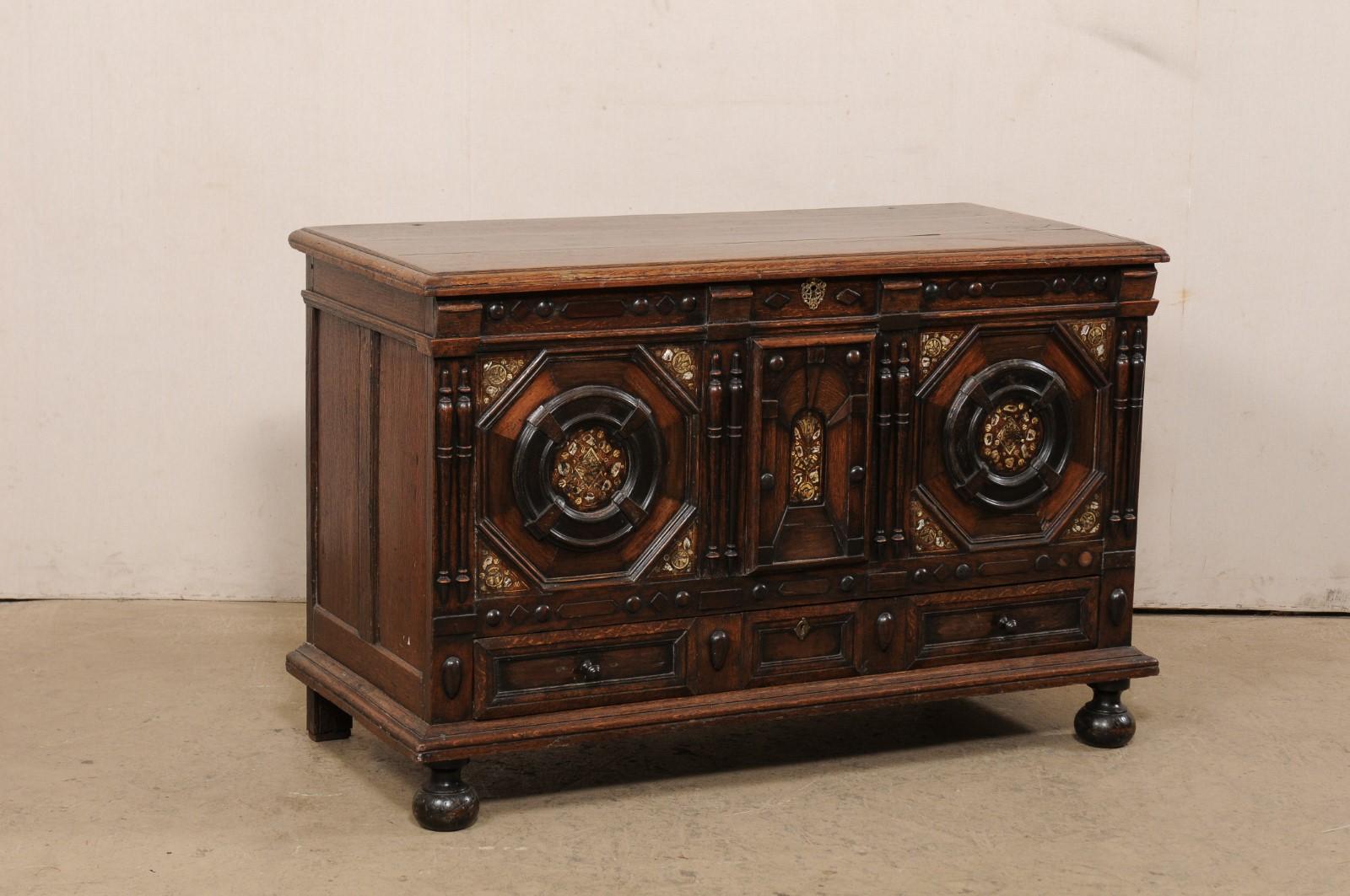 19th C. English Carved-Wood Blanket Chest w/Full Lower Drawer In Good Condition For Sale In Atlanta, GA