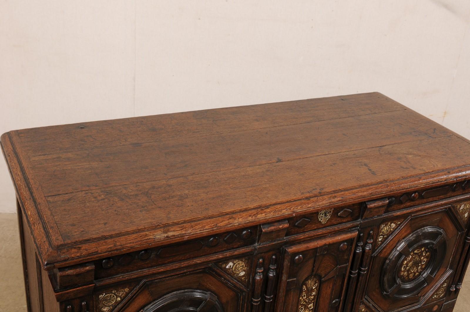 Coffre à couvertures en bois sculpté anglais du 19ème siècle avec tiroir inférieur complet en vente 1