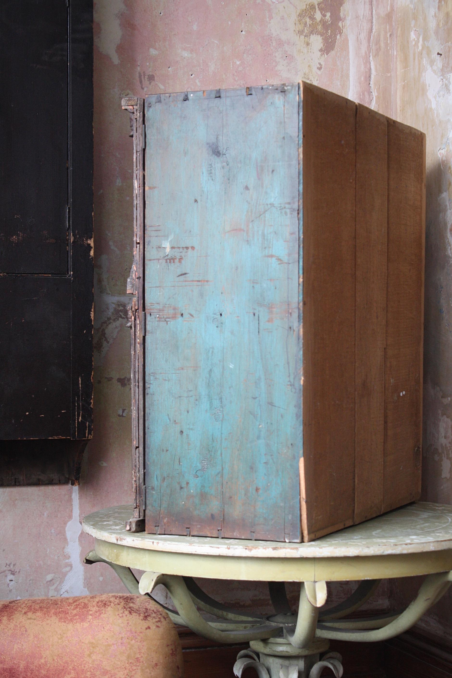 A.C.I.C. Maison de poupées à double façade Teal & Auburn, 19ème siècle. en vente 11