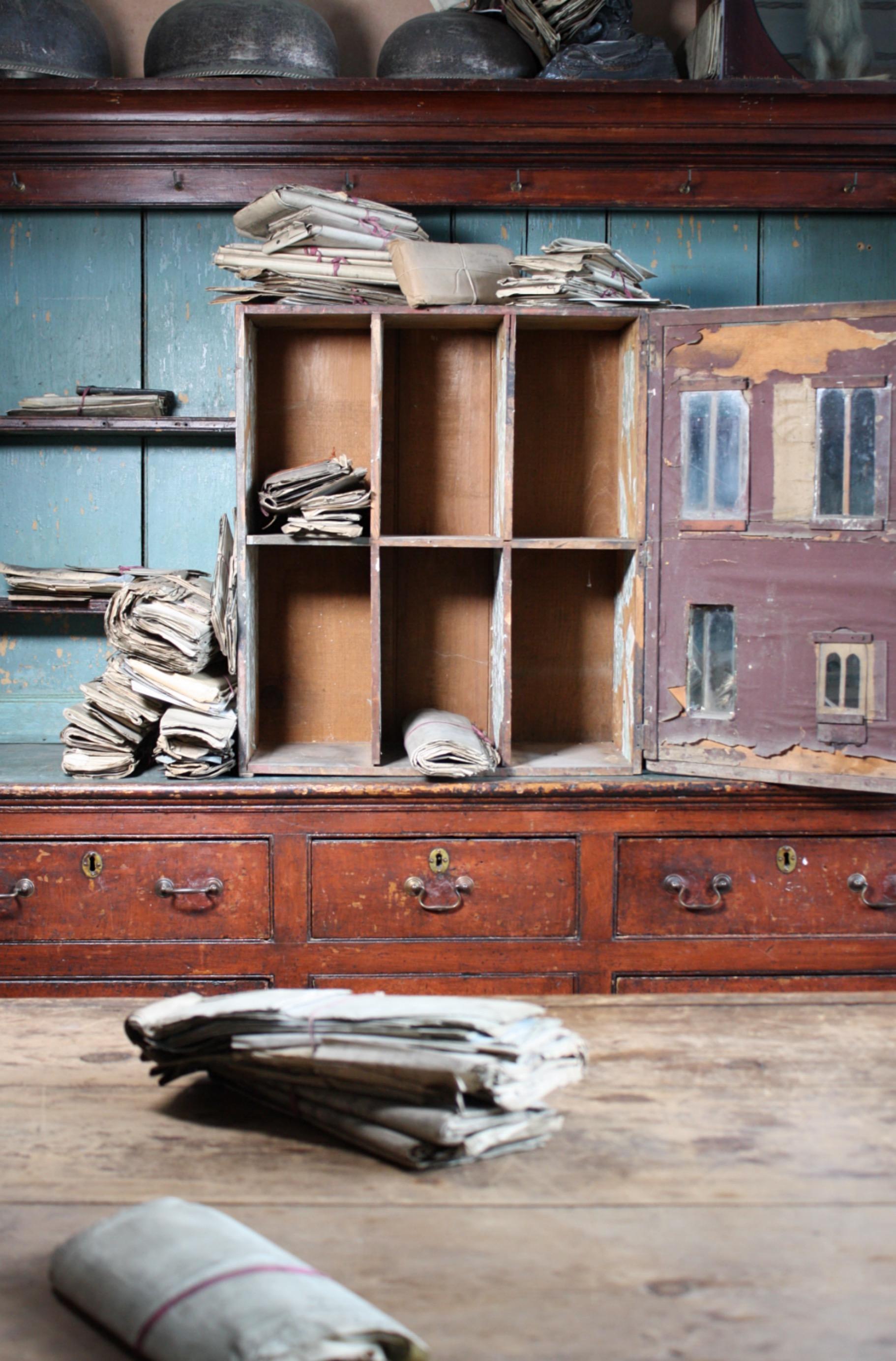 A.C.I.C. Maison de poupées à double façade Teal & Auburn, 19ème siècle. en vente 2