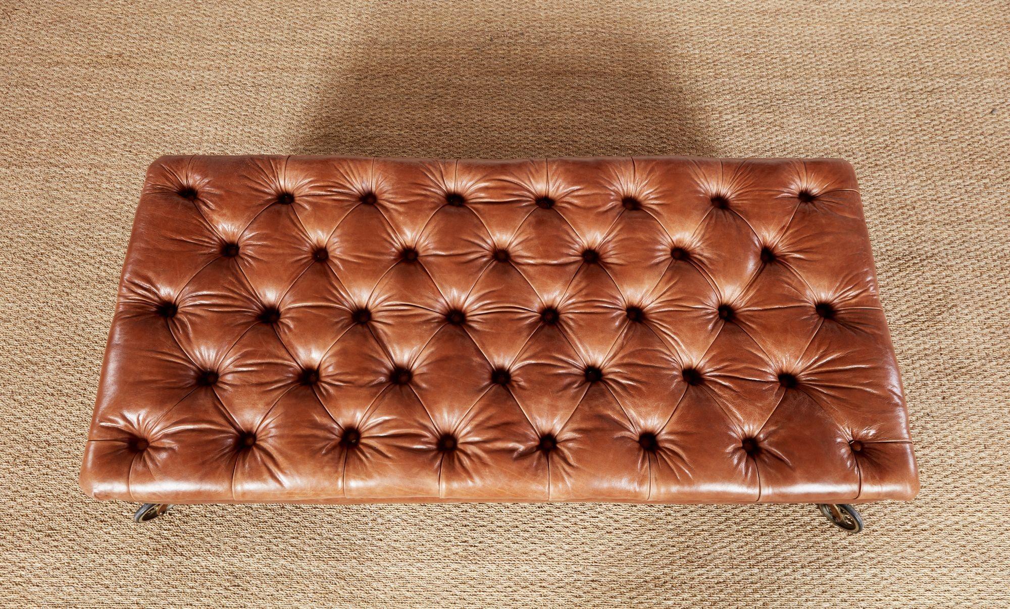 Inglese XIX sec. Pouf in pelle con inserti in cuoio della English Country House in vendita
