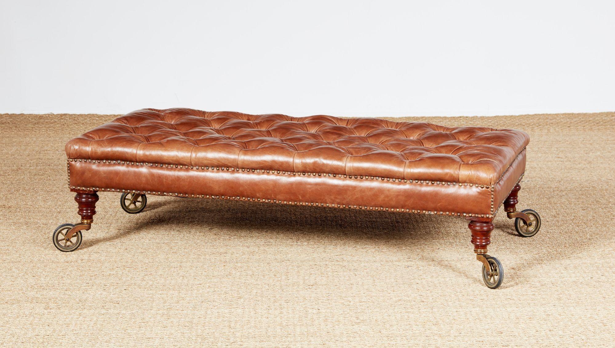 Fine XIX secolo XIX sec. Pouf in pelle con inserti in cuoio della English Country House in vendita