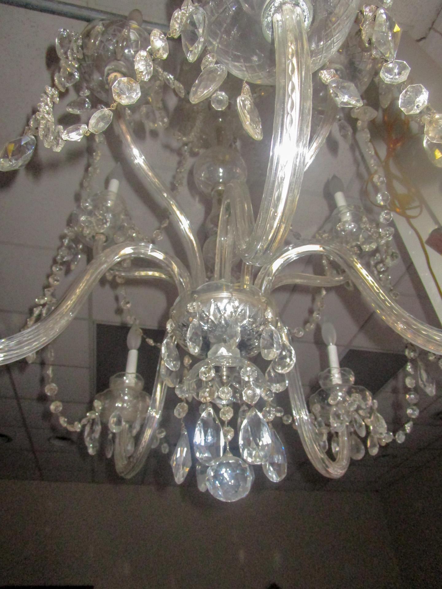 Fin du XIXe siècle Lustre à dix bras de style géorgien en cristal taillé anglais du 19ème siècle en vente