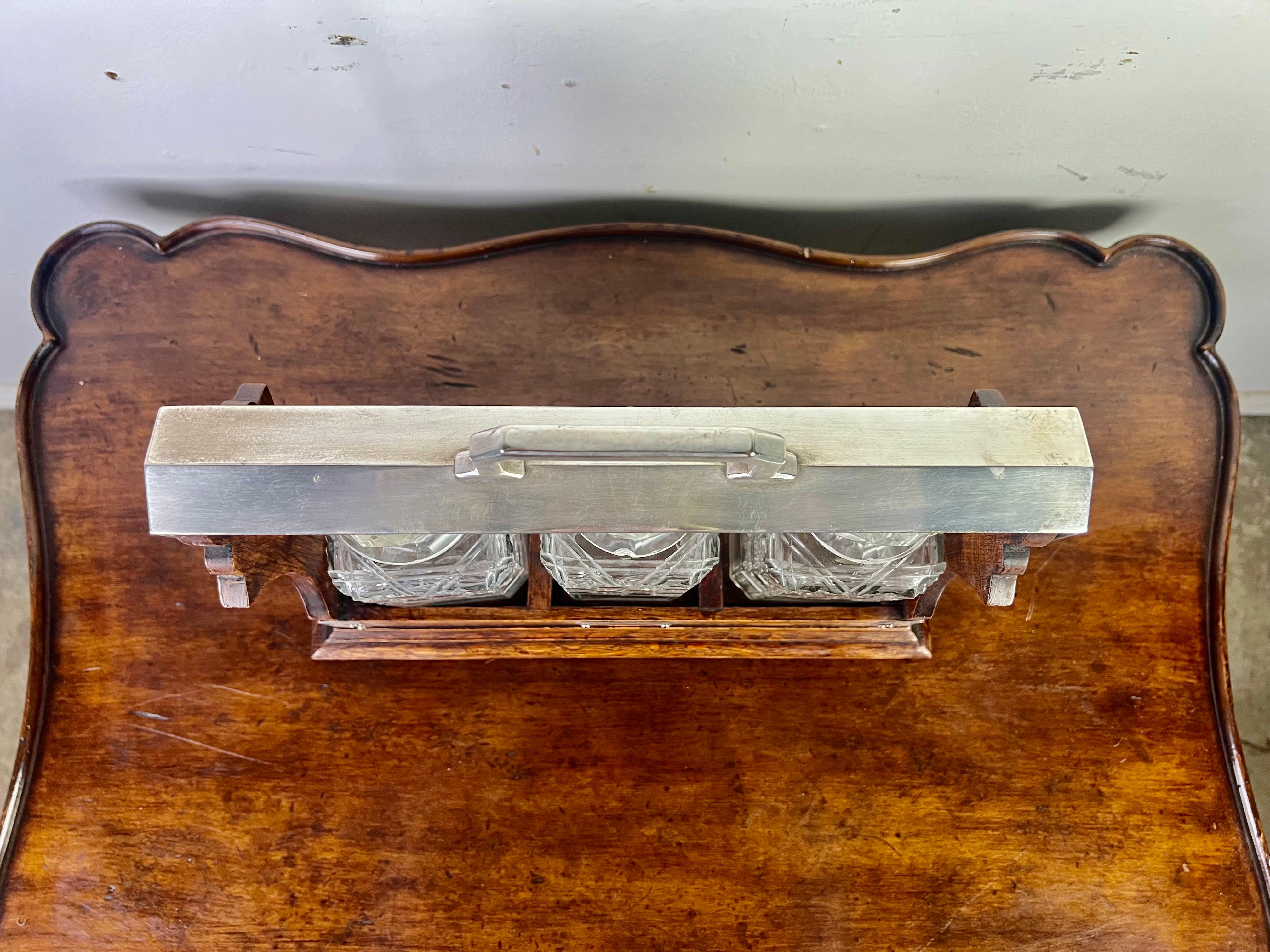 19th C. English Decanter Set For Sale 1